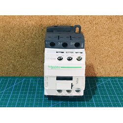 Schneider LC1D09M7C แมกเนติก คอนแทกเตอร์ 3 เฟส รุ่น LC1D 9A