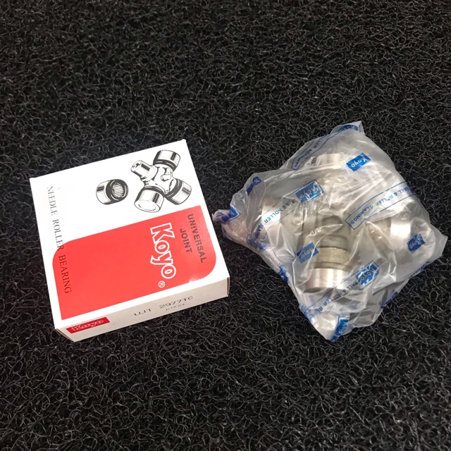 ยอยเพลากลาง ลูกปืนเพลากลาง TOYOTA LH112,VIGO,Commuter โตโยต้า 4WD ยี่ห้อ KOYO / UJT-2977