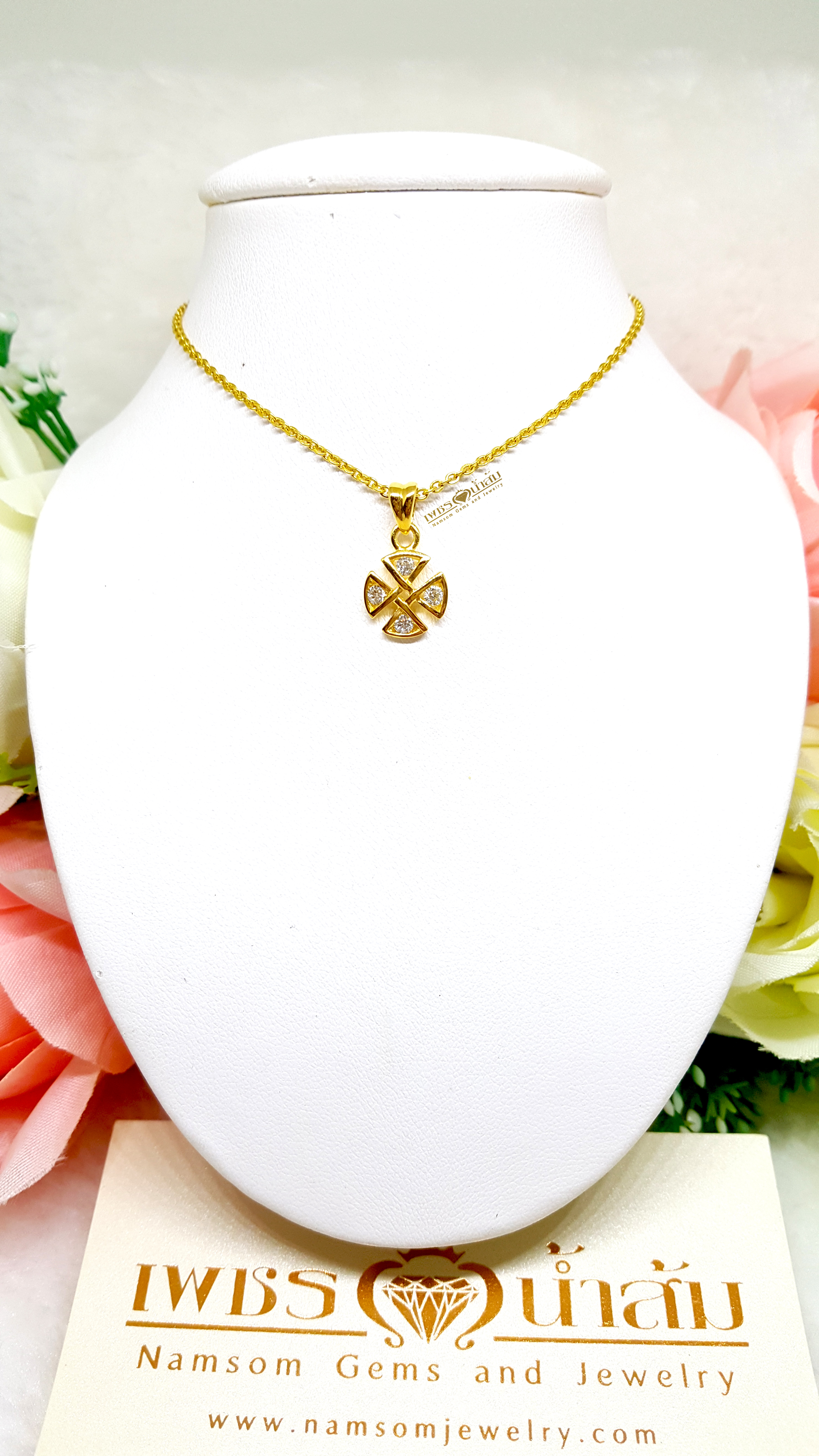 จี้เพชรแท้ ทรงกางเขนแพตตี Cross Pattée เป็นสัญลักษณ์รูปแบบหนึ่งของกางเขนคริสเตียน ที่พบบนเครื่องบินของเยอรมันแบบ Luftstreitkräfte