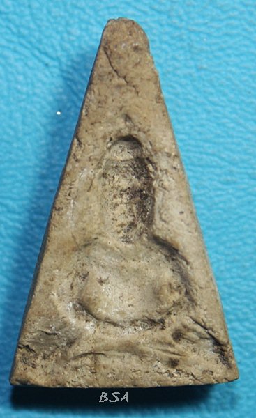 พระพุทธ เนื้อผงเก่า เนื้อพุทธคุณ วัดทรายงาม จันทบุรี(1)