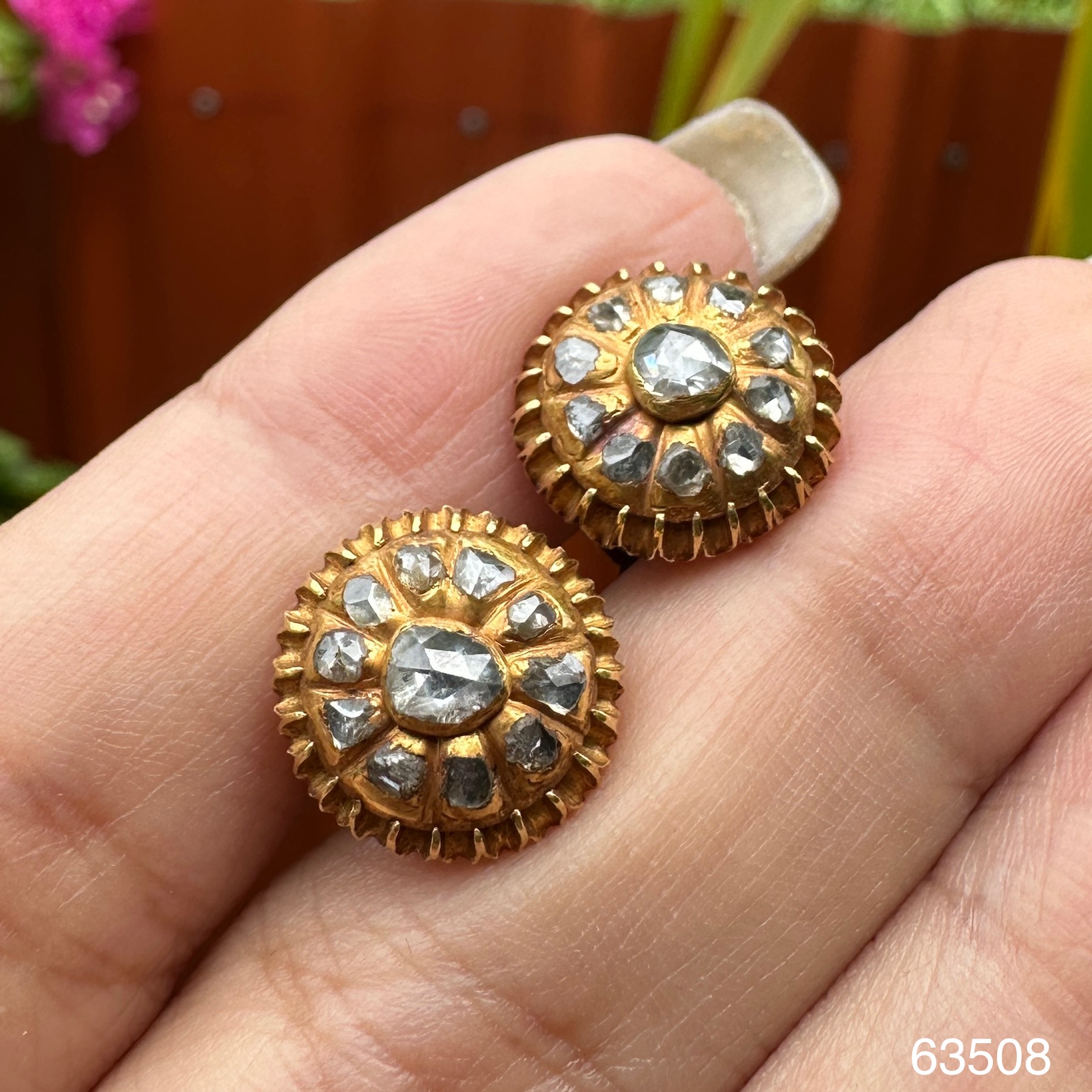 รหัส 63508 ต่างหู เพชรซีก รังแตน ทอง90 แป้นเกลียว เพชรสวย วิ้งวิ้ง งานสวยมาก นน. 7.00 g