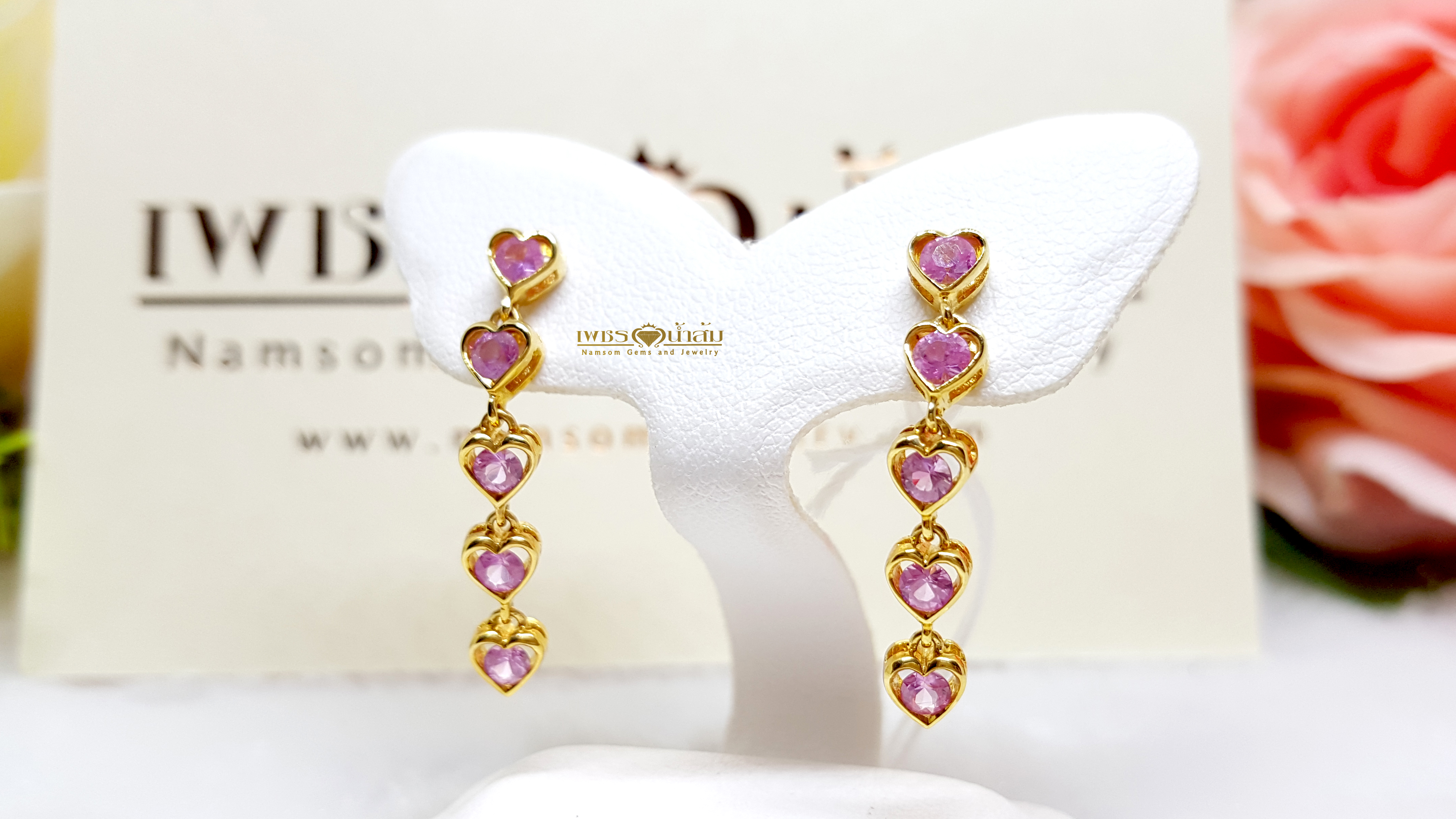 ต่างหูพลอยสีชมพู ต่างหู Pink Sapphire ทรงหัวใจ สีหวาน
