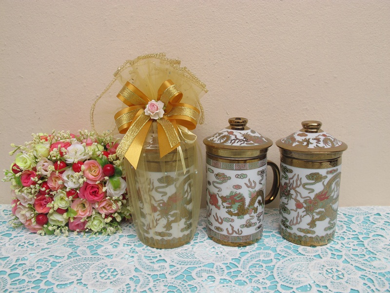 ถ้วยกรองชา แพ็คถุงทอง ผูกโบว์สีทอง พร้อมป้ายชื่อ