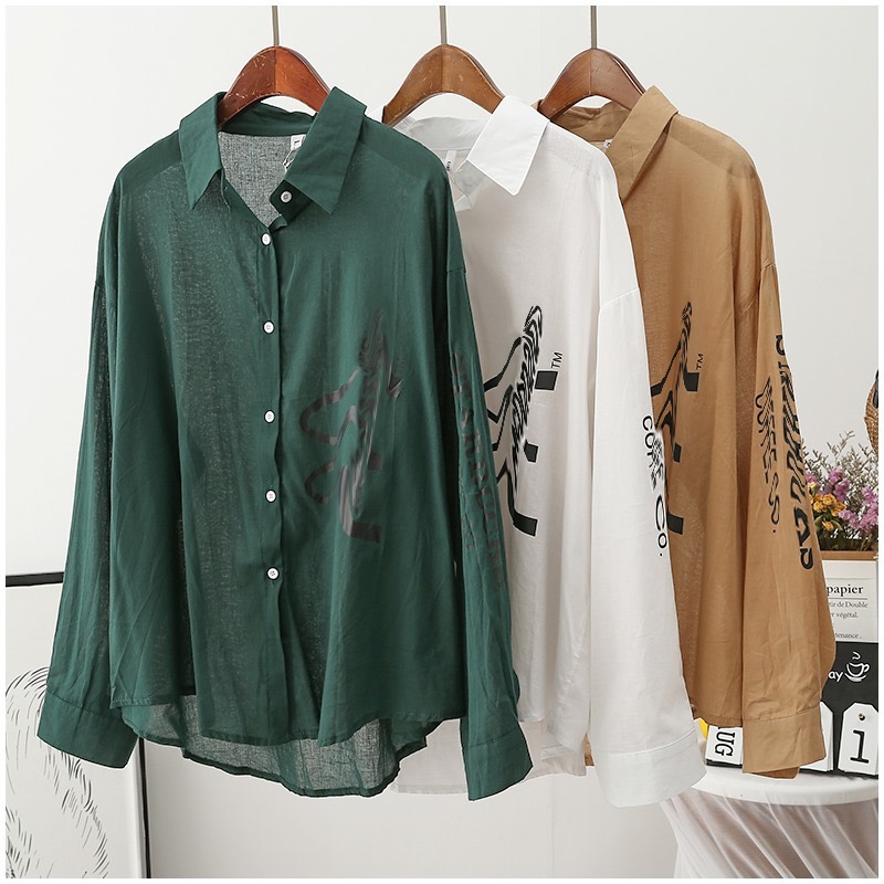 P9669 เสื้อเชิ้ตทรงโอเวอร์ไซส์ กระดุมหน้า หน้าสั้นหลังยาว สีน้ำตาล ขาว เขียวเข้ม