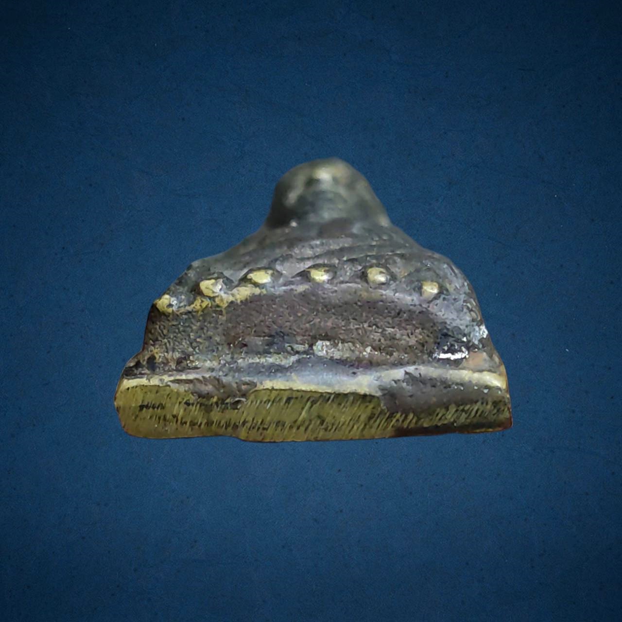 หล่อหลังเตารีด พิมพ์หน้าจีน หลวงปู่ทวด วัดช้างให้ ปัตตานี ปี 2508