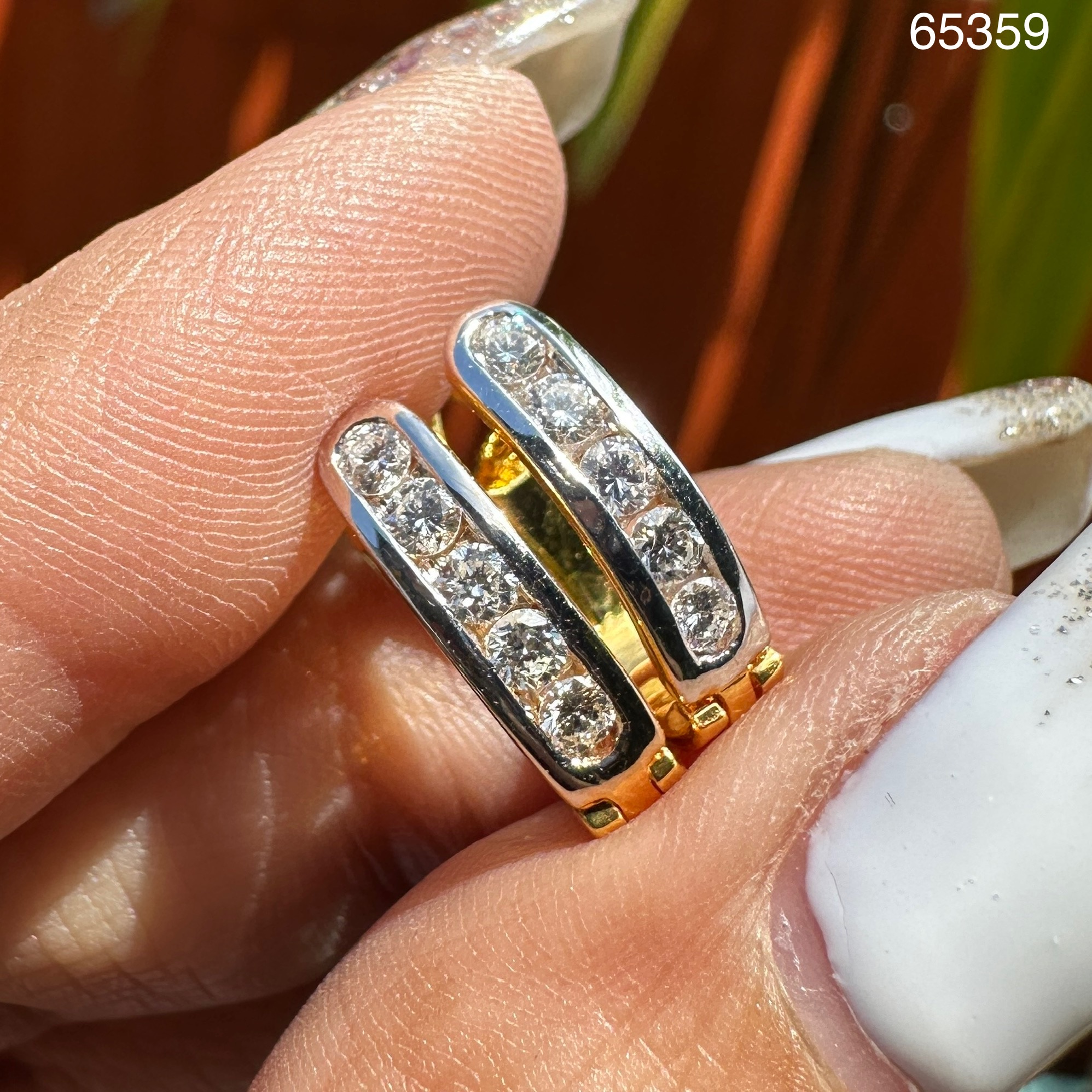 รหัส 65359 ต่างหู ห่วง เพชรแถว ฝังเพชร 10 เม็ด 0.50 กะรัต ทอง18K นน. 3.18 g