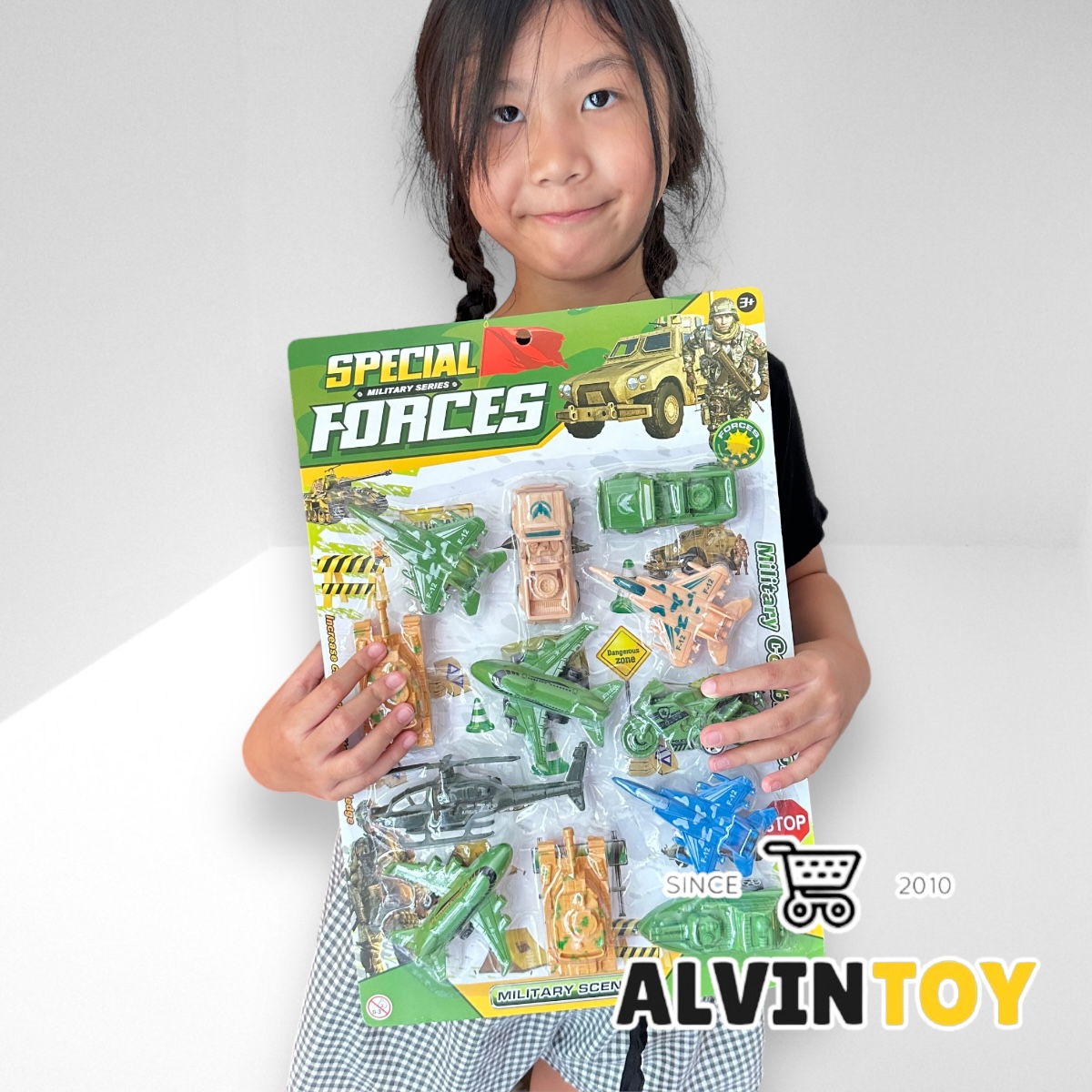 ของเล่นโมเดล ของเล่นรถทหาร เฮริคอปเตอร์ เครื่องบิน 1 ชุด มีทั้งหมด 12 ชิ้น ส่งเร็ว