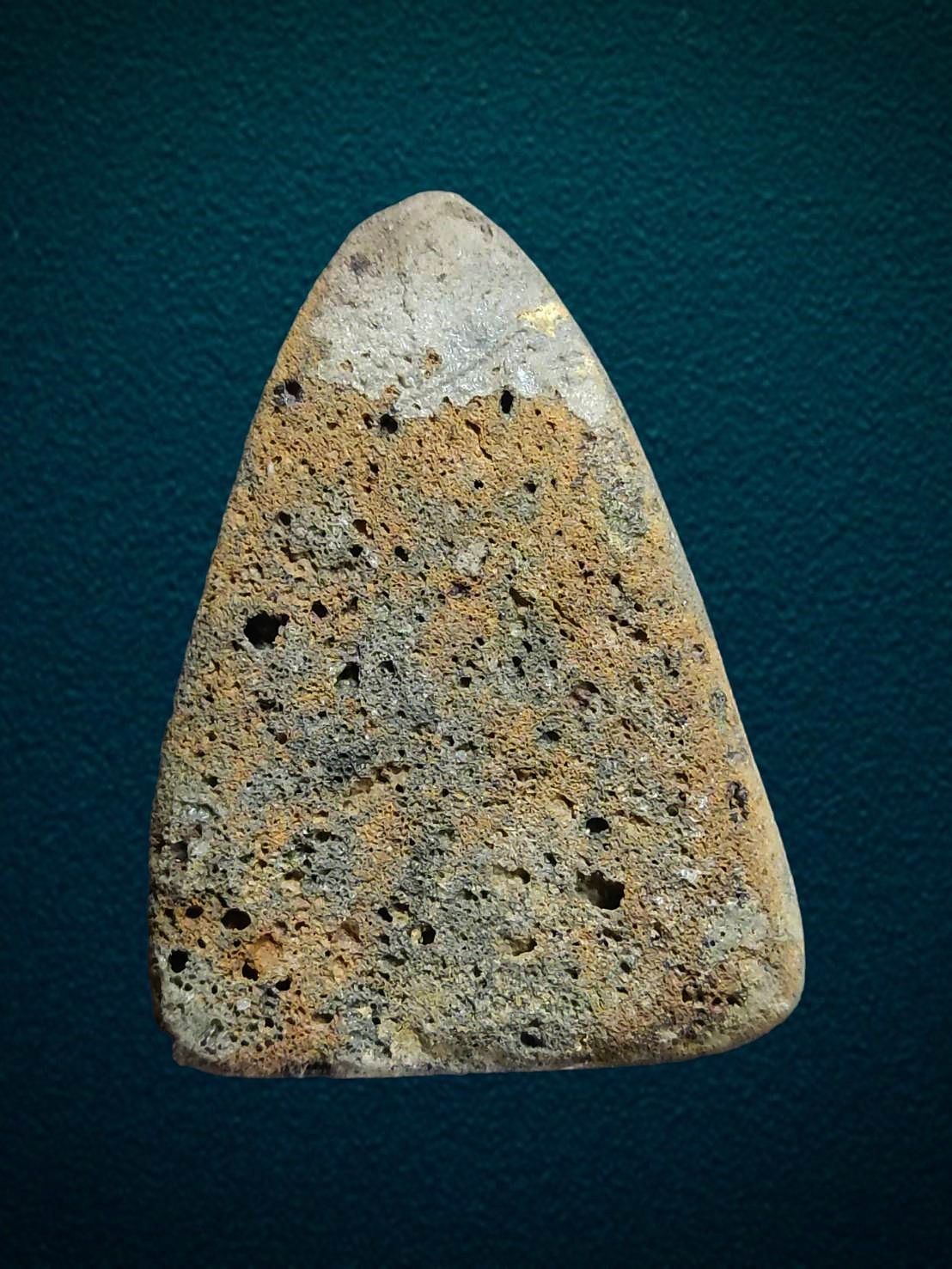 พระกรุ นางกลีบบัว เนื้อดิน ไม่ทราบกรุ