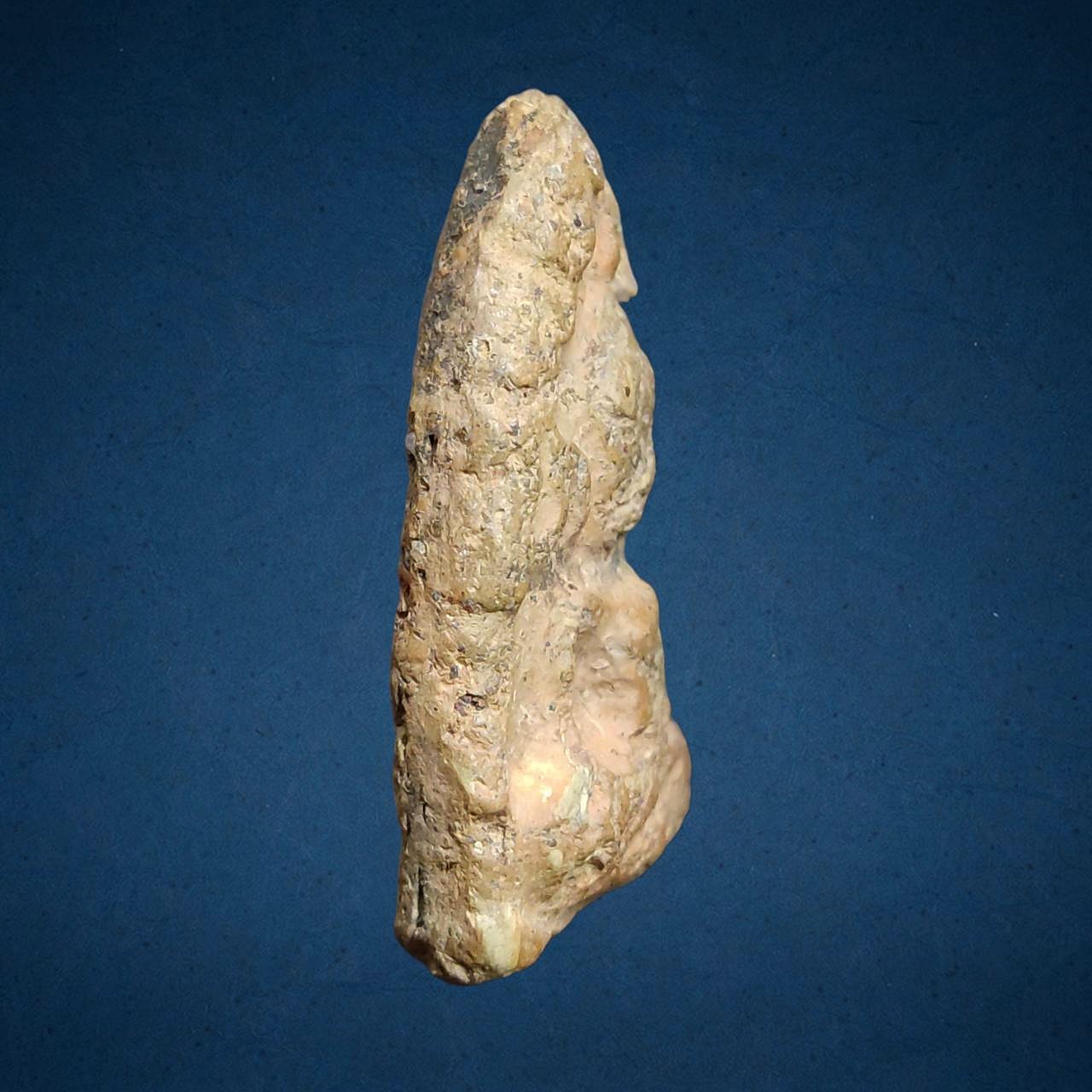 พระขุนแผน กรุวัดบ้านกร่าง สุพรรณบุรี พลายคู่ตัดเดี่ยว พิมพ์อกครุฑ