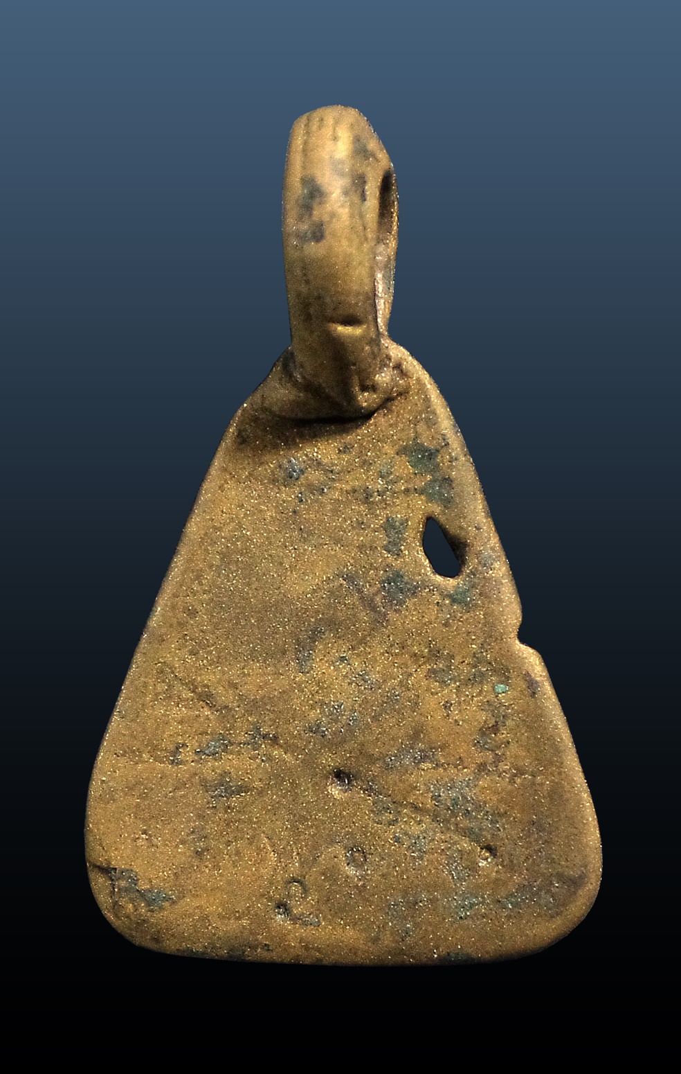 เหรียญหล่อ จอบเล็ก หลวงพ่อเงิน วัดบางคลาน จ.พิจิตร