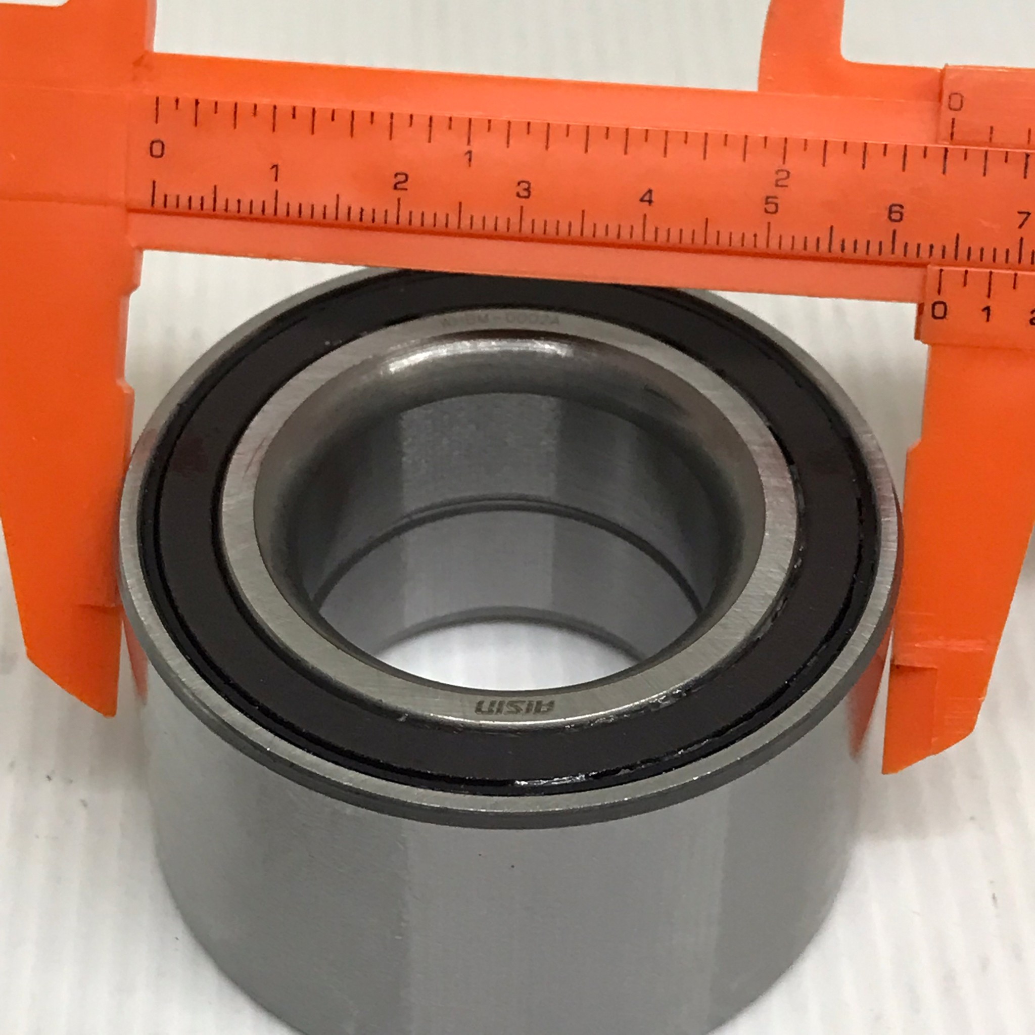 ลูกปืนล้อหน้า MITSUBISHI MIRAGE, ATTRAGE 2011-2019 (ABS) DAIHATSU MIRA / มิตซูบิชิ มิราจ แอททราจ ไดฮัทสุ มิร่า / ขนาด 35X64X37 / เบอร์ WHBM-0002A / ยี่ห้อ AISIN (wheel bearing front)