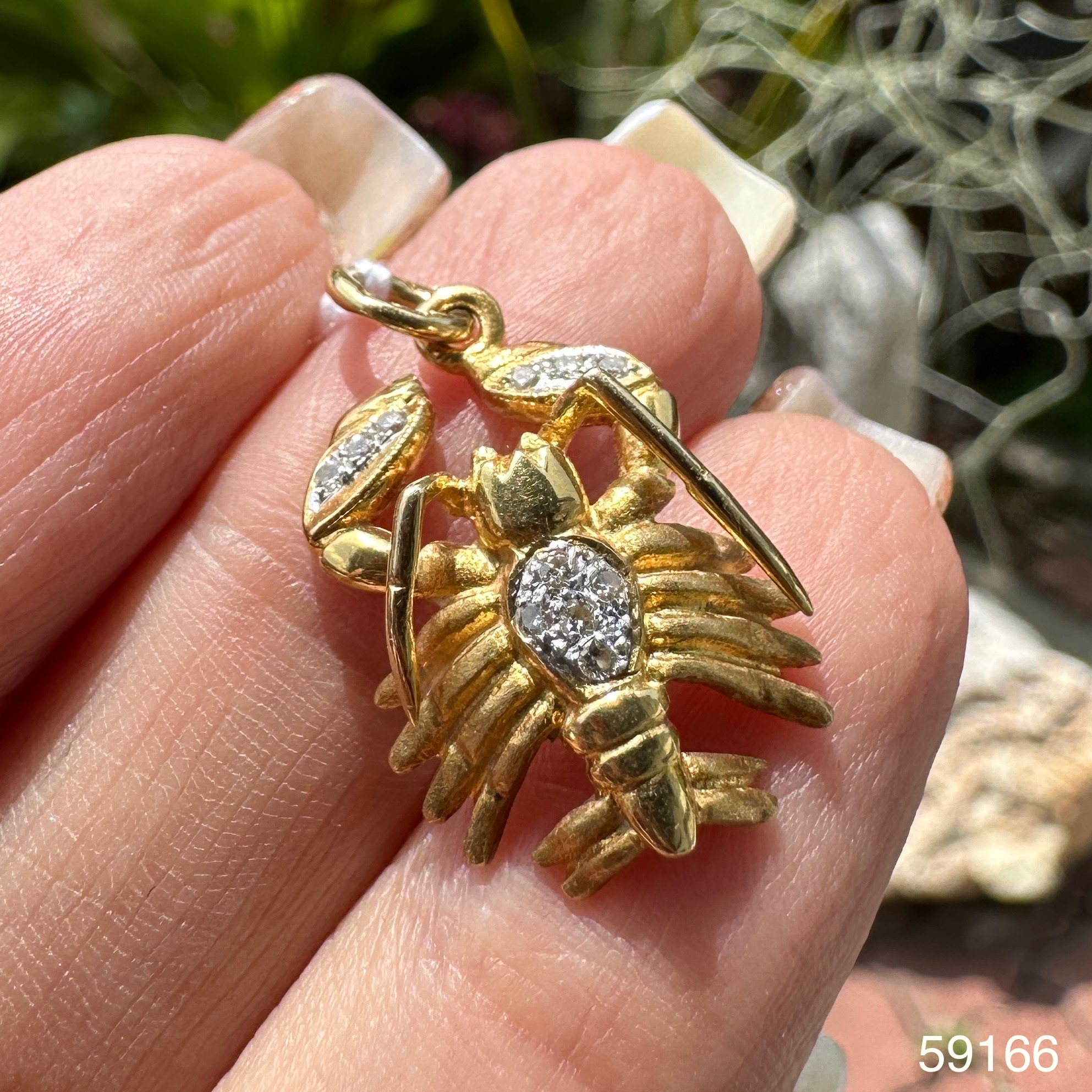 รหัส 59166 จี้ กุ้งมังกร ฝังเพชร 12 เม็ด 0.09 กะรัต ทอง18K งานสวยมาก นน. 3.56 g