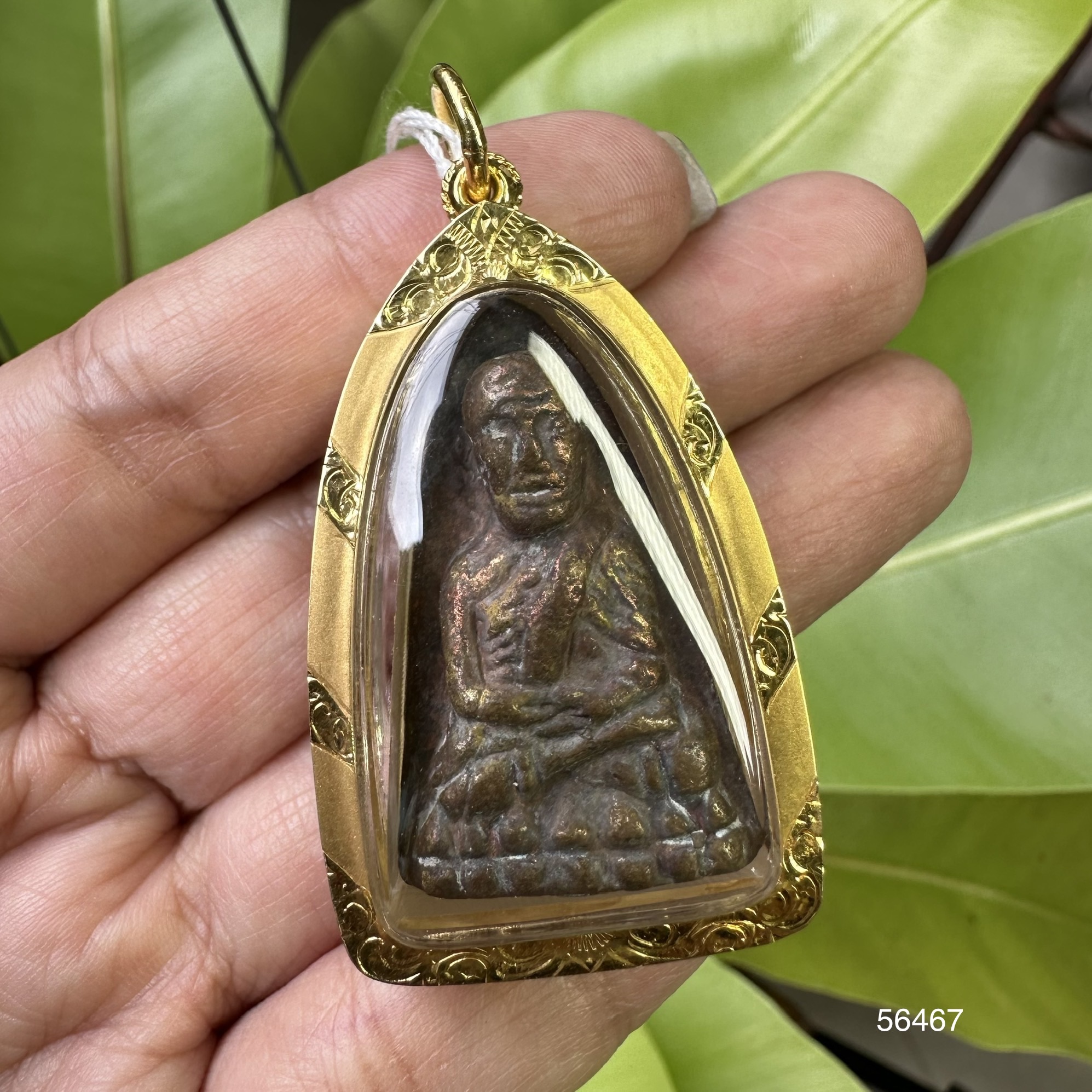 รหัส 56467 พระหลวงปู่ทวด วัดช้างให้ พิมพ์เตารีด เลี่ยมทองเก่า นน. 36.28 g