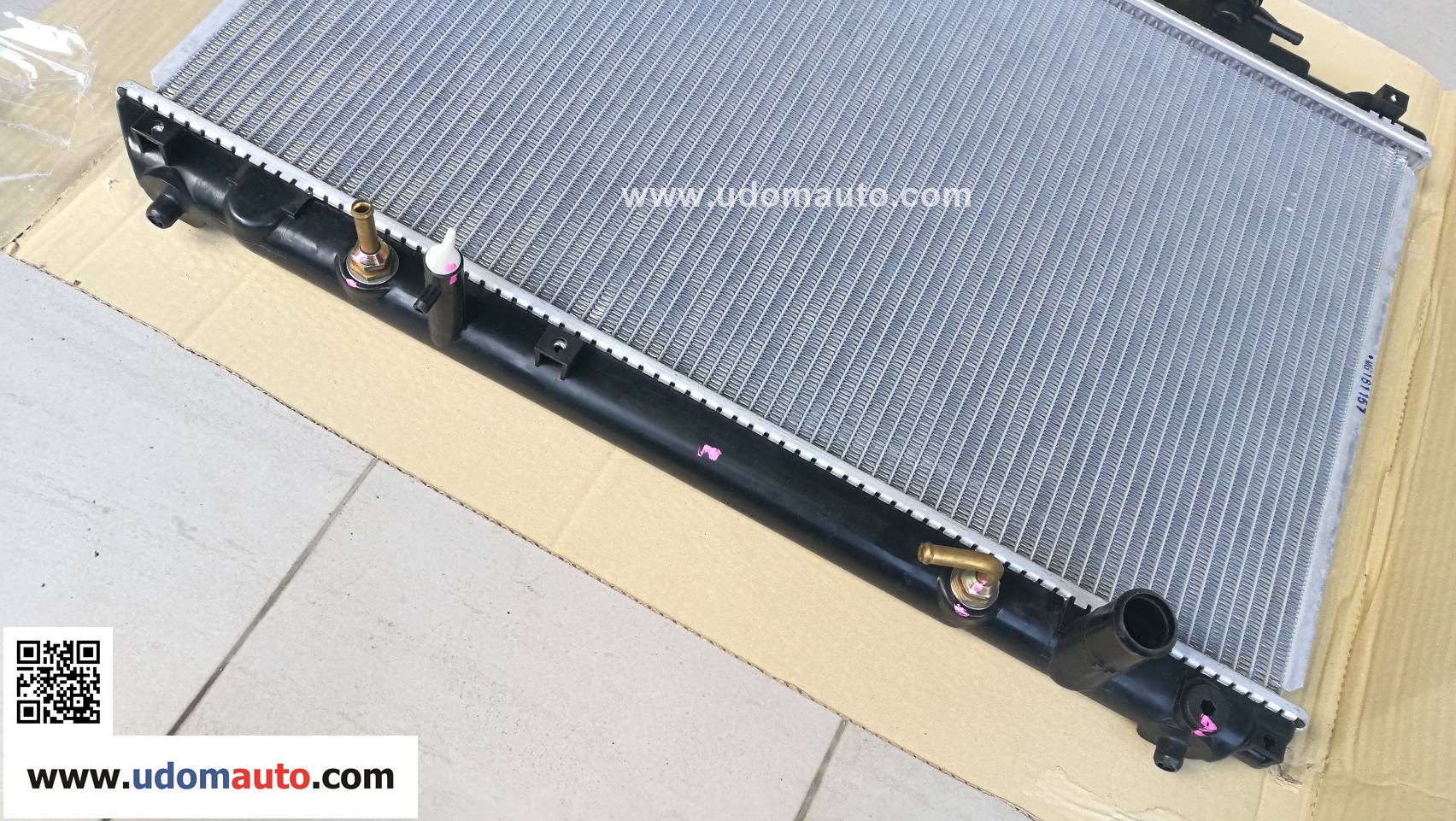 หม้อน้ำทั้งลูก TOYOTA HARRIER ACU15W