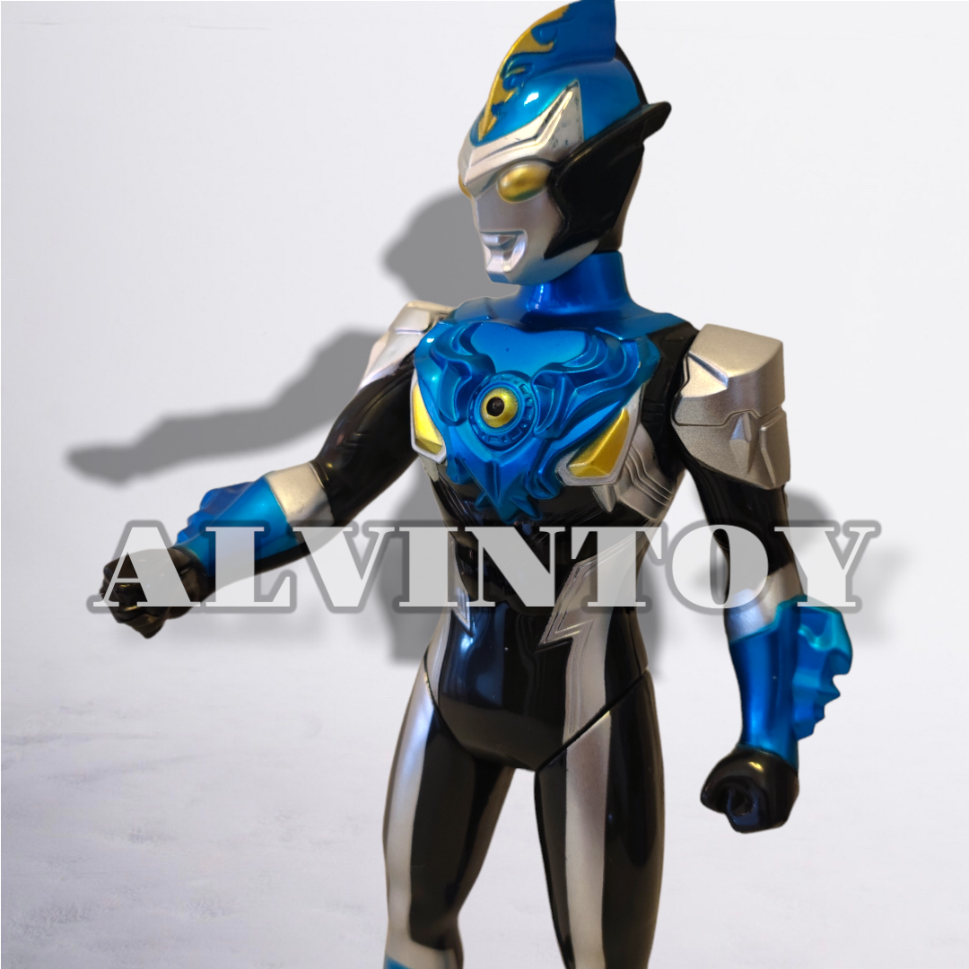 โมเดล Ultraman - อุลตร้าแมน ขนาดความสูง 32 ซม. มีกล่อง พร้อมอาวุธ มีเสียง มีไฟ
