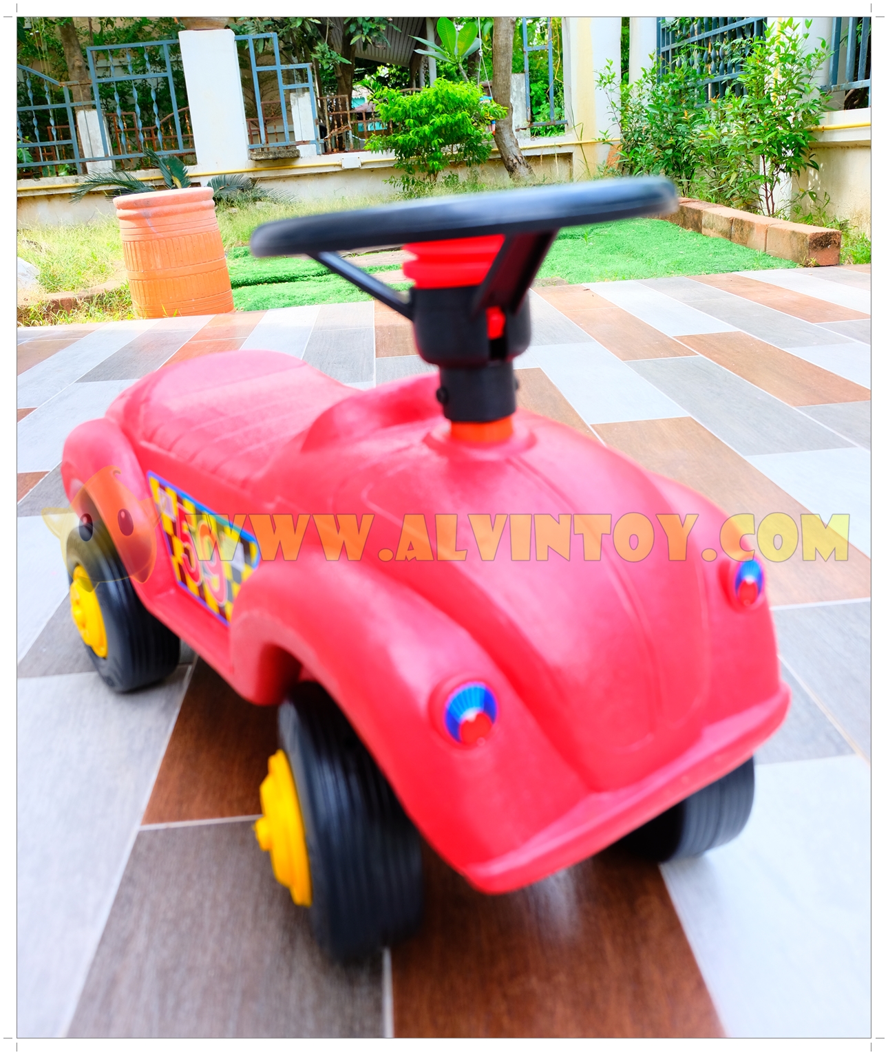 รถขาไขหน้ารถเก๋งแดง