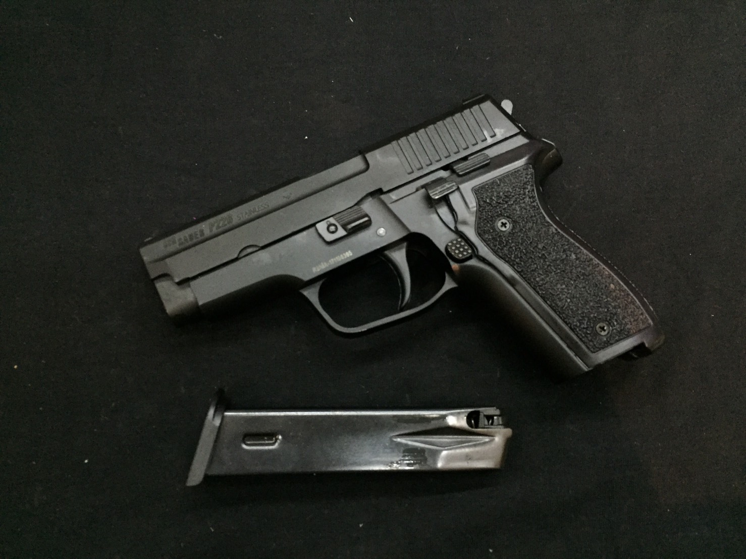 RETAY SIG P228 BK ( 171108394 ) ( 171108395 )