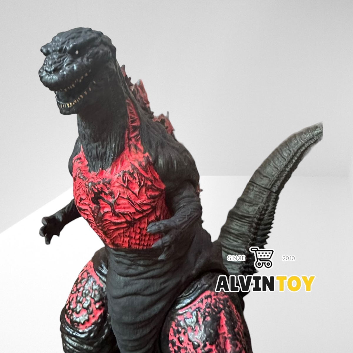 โมเดล Godzilla - ก็อตซิลล่า ตัวใหญ่ สีดำแดง ขนาดความสูง 32 cm. กว้าง 38 cm.