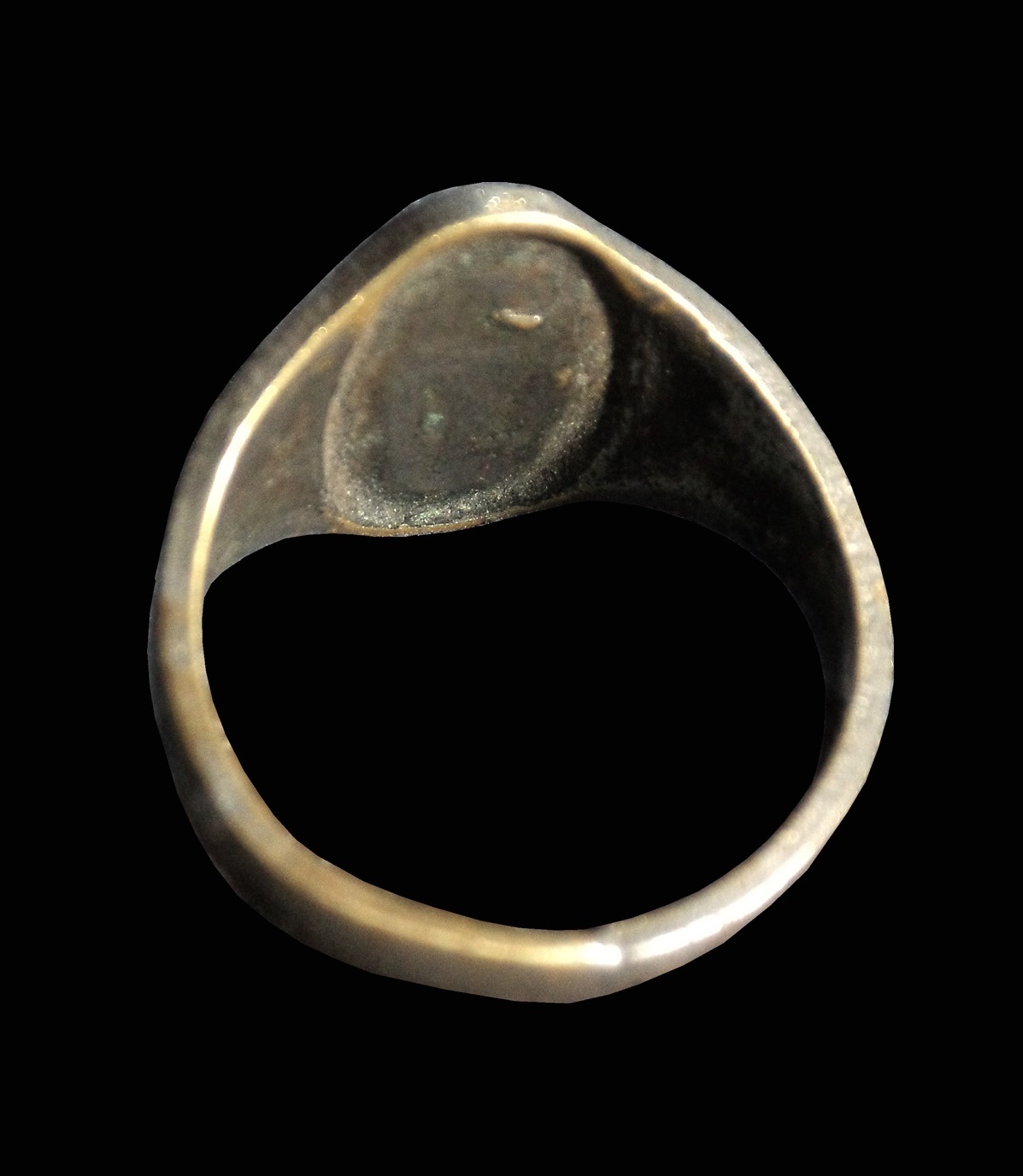 แหวน หลวงปู่นิล วัดครบุรี จ.นครราชสีมา