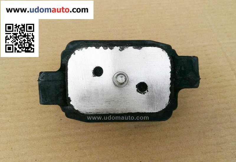 ยางรองแท่นเกียร์ BMW E60 (520d) ดีเซล / Rubber Mounting, 2231 6769 848, Diesel