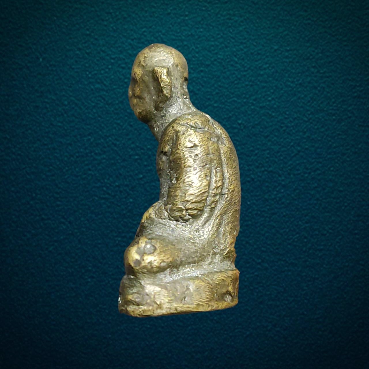 รูปหล่อหลวงพ่อซวง วัดชีปะขาว จ.สิงห์บุรี ปี 2507 พิมพ์ฐานสูงเลขหนึ่ง เนื้อทองเหลือง