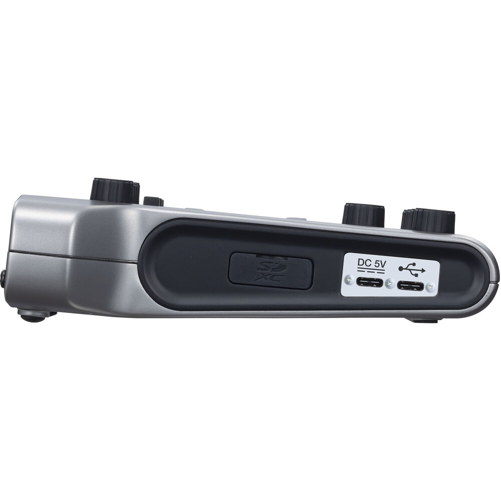 Zoom PodTrak P4 *ของแท้รับประกัน1ปี* เครื่องบันทึกเสียงมัลติแทร็ก แบบพกพา Portable Multitrack Podcast Recorder