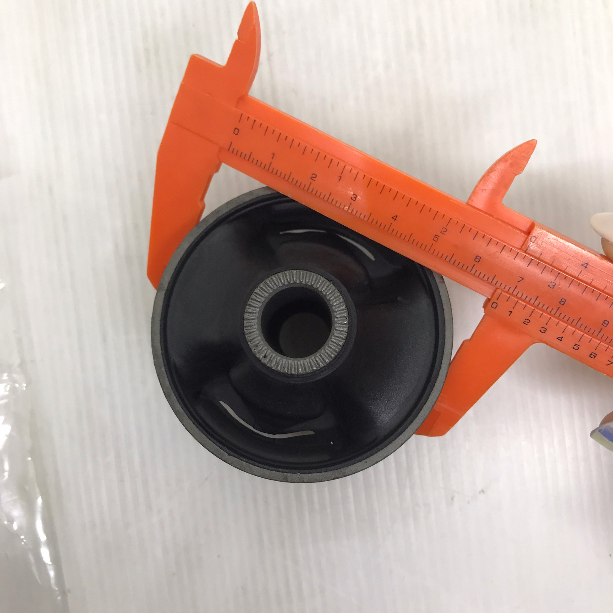 (1ตัว) บู๊ชปีกนก TOYOTA ตัวล่าง ตัวใหญ่ ALTIS / ZZE121 / ZZE122 / ZZE141 ตัว ล่าง โตโยต้า อัลติส / LOWER / BIG ARM BUSHING ยี่ห้อ RBI / เบอร์ 48655-12170 / 48655-02100 / T24ZE121B