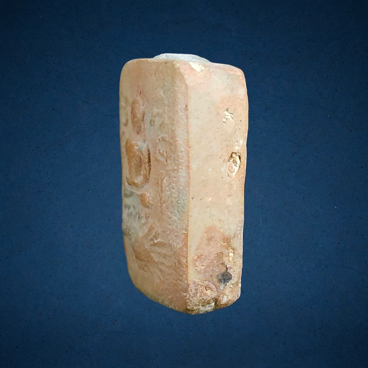 พระพุทธเจ้าประทับเม่น หลวงพ่อมุ่ย วัดดอนไร่ จ.สุพรรณบุรี ปี 2508 เนื้อดิน