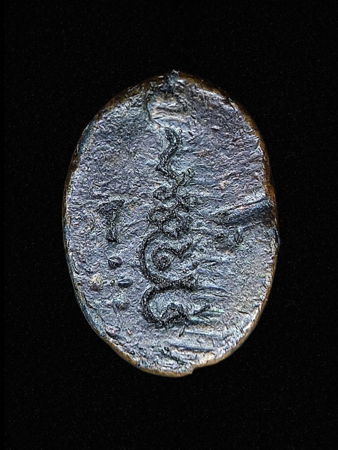 เสือหลวงพ่อปาน วัดมงคลโคธาวาส ( วัดบางเหี้ย ) ต.คลองด่าน อ.บางบ่อ จ.สมุทรปราการ รุ่นฝังลูกนิมิต ปี2517 เนื้อตะกั่ว ชุบทองแดง