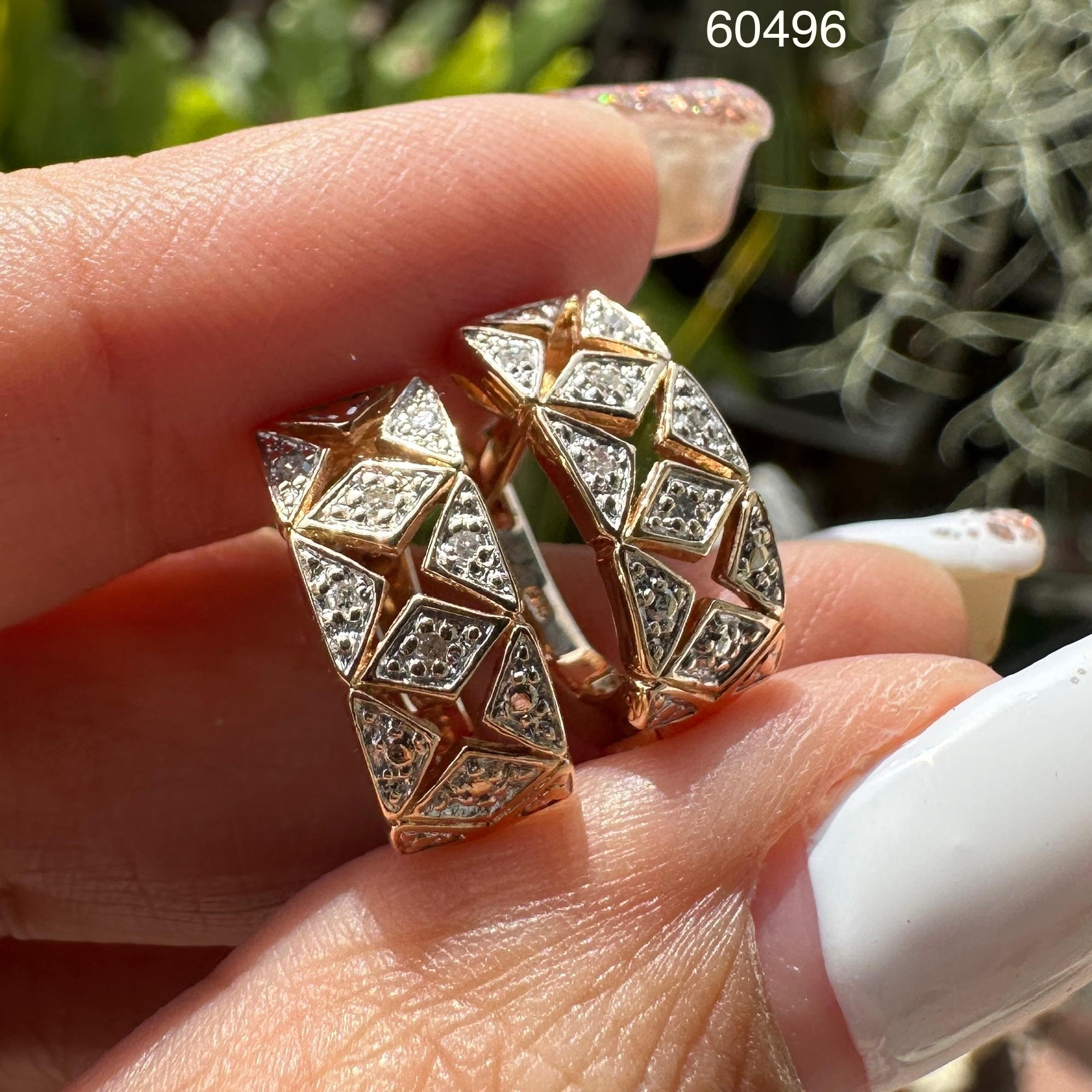 รหัส 60496 ต่างหู ห่วงเพชร เพชรกุหลาบ 12 เม็ด 0.08 กะรัต ทอง14K สี Pink gold งานสวยมาก นน. 4.87 g