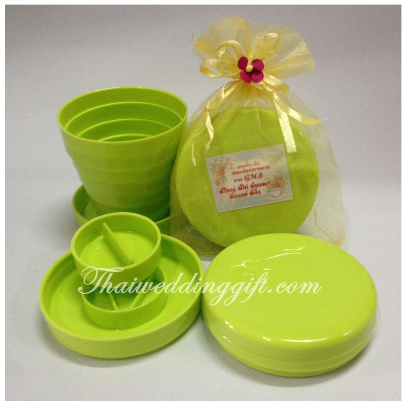 แก้วน้ำพับได้ น่าใช้พกพาสะดวก ใช้ตัดเม็ดยาได้ พร้อมฝาปิด แพ็คถุงผ้าแก้ว