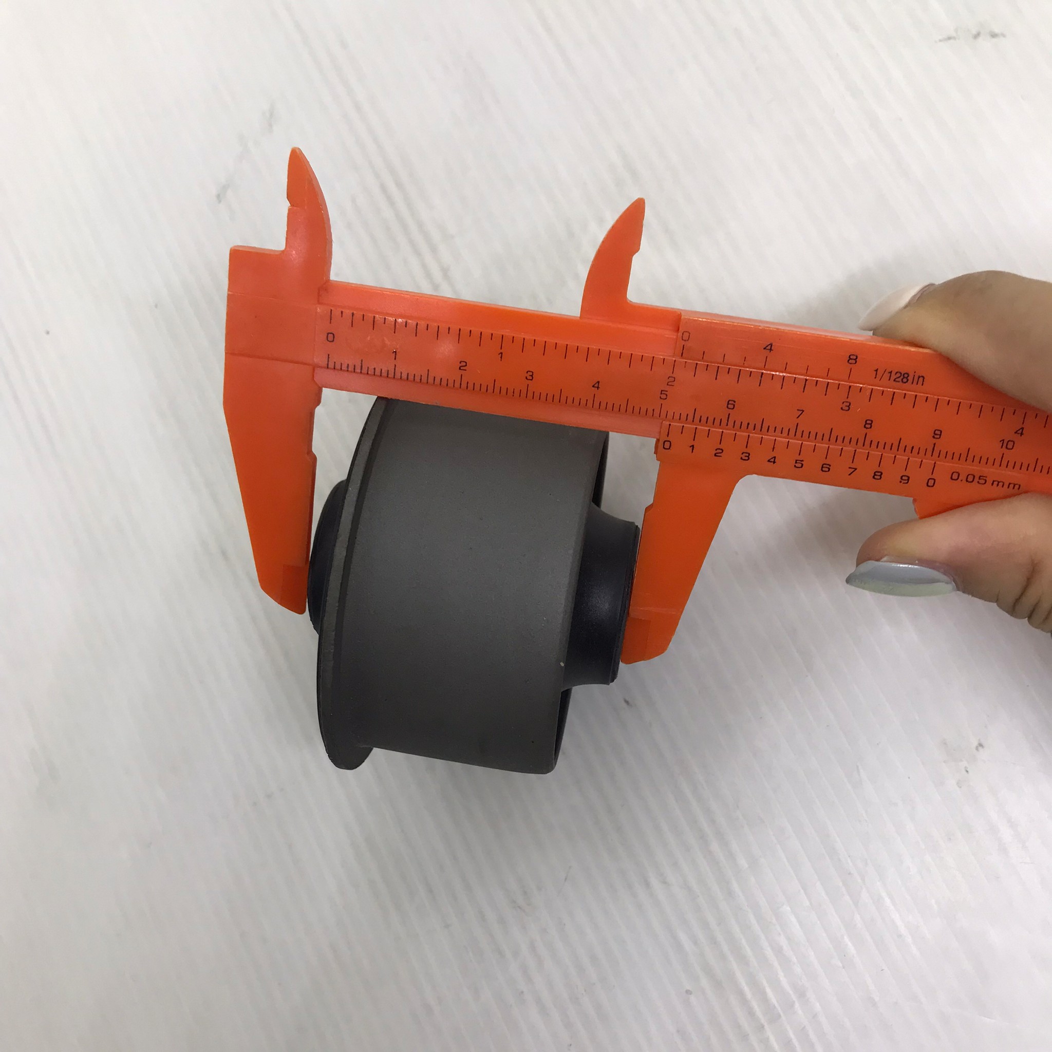 (1ตัว) บู๊ชปีกนก MAZDA ตัวล่าง ตัวใหญ่ MAZDA 2 ปี 2009-2014 ( ข้างขวา ) ตัว ล่าง มาสด้า / LOWER / BIG ARM BUSHING ยี่ห้อ RBI / เบอร์ DL33 34 300B-1 / D24MZ2WBR