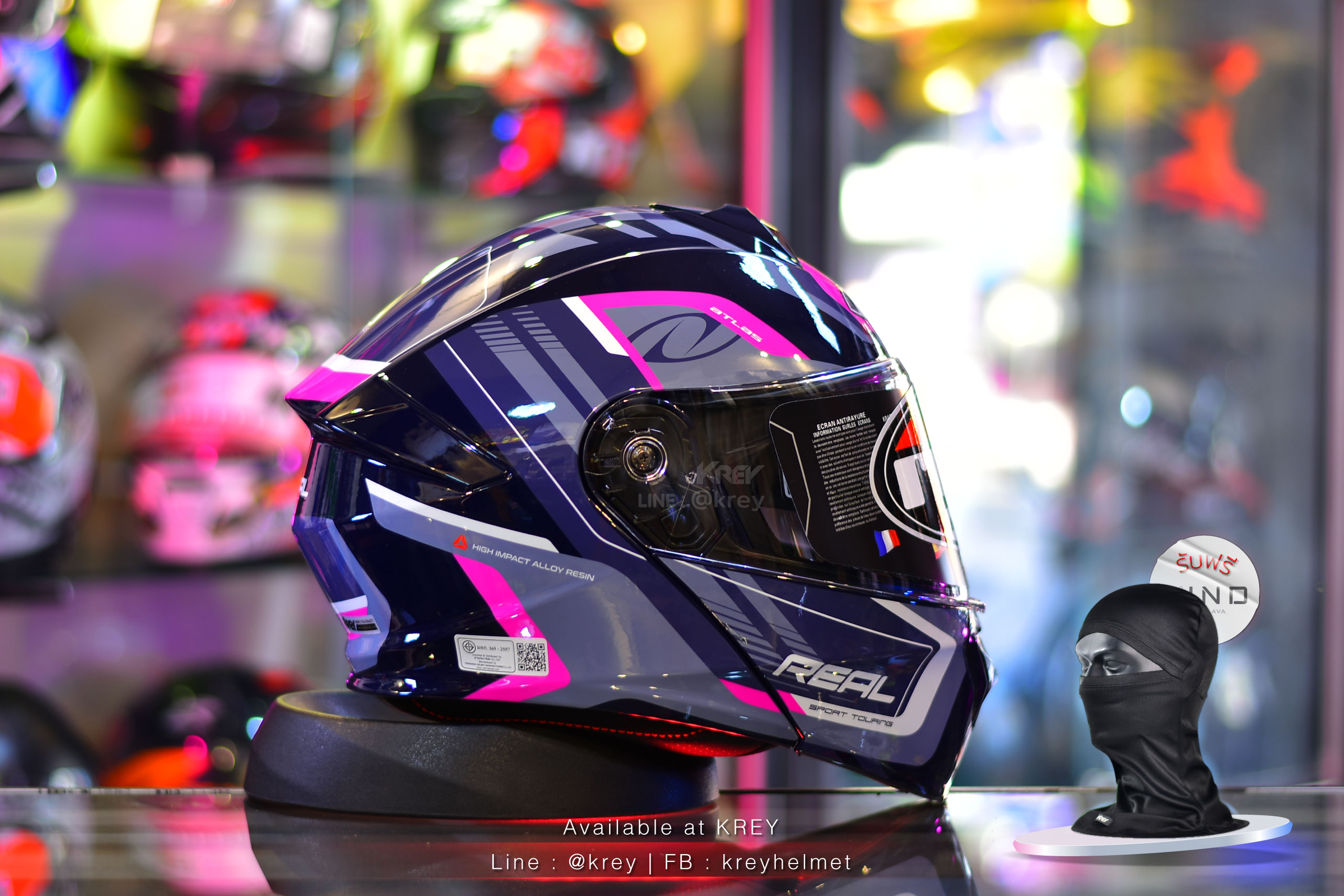 Real model Atlas Stratus Dark Blue Pink