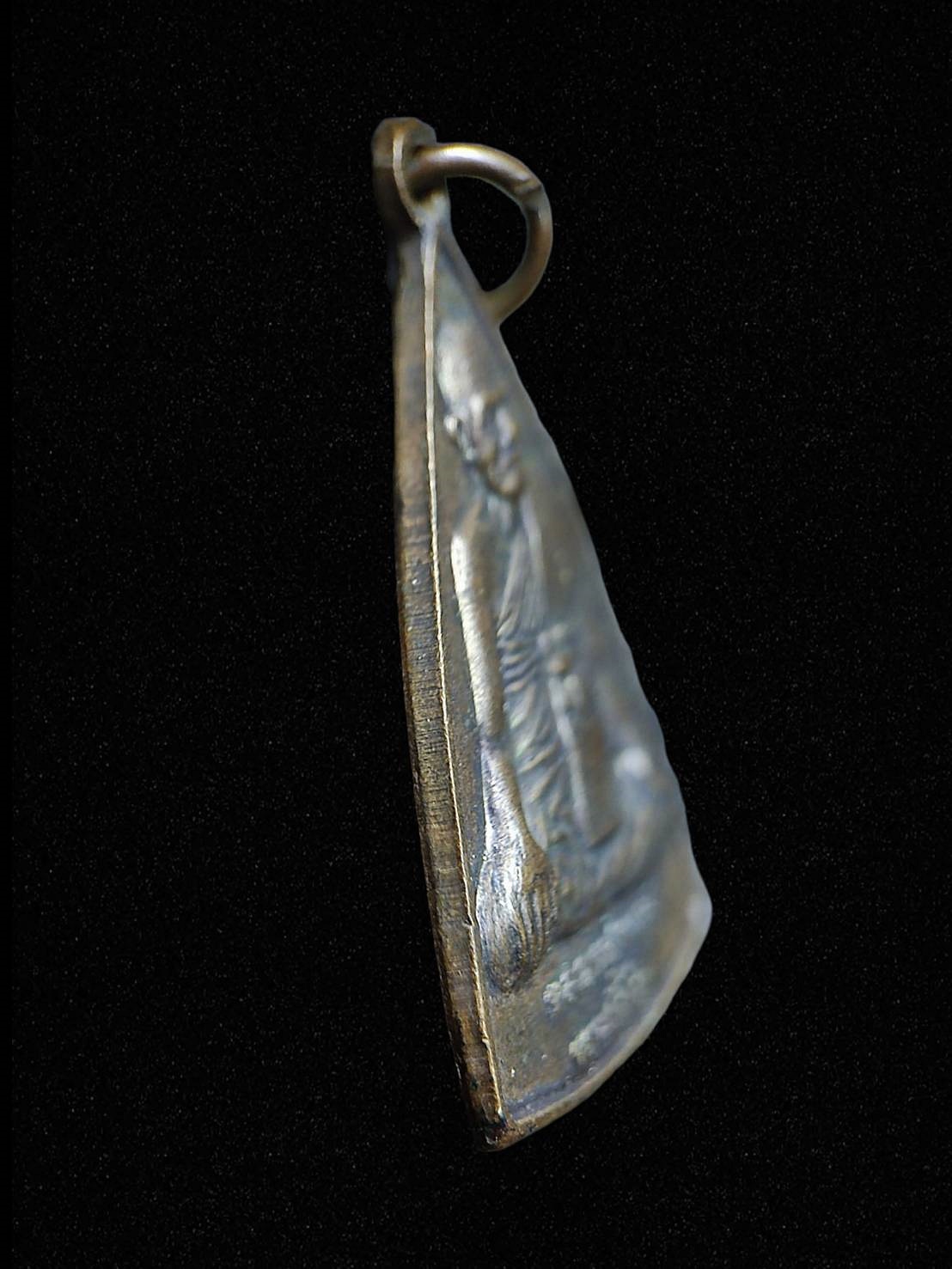 เหรียญรุ่น 9 มงคล 85ปี หลวงปู่หงษ์ พรหมปัญโญ วัดเพชรบุรี จ.สุรินทร์ ปี2545 กล่องเดิม