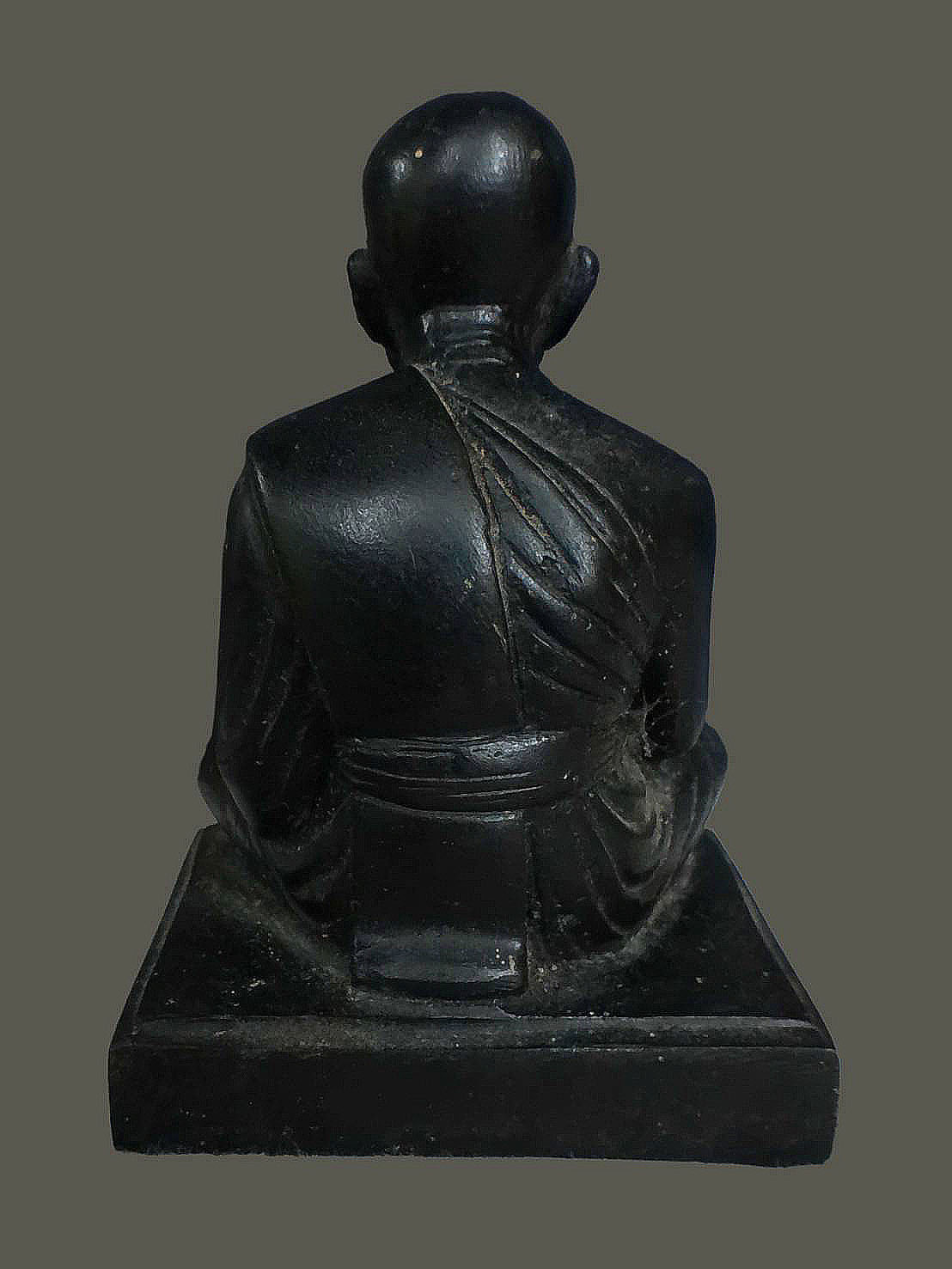 พระบูชา หลวงปู่ทวด วัดช้างให้ ปัตตานี ปี2540 เนื้อทองเหลือง ขนาดสูง 4.5 นิ้ว กว้าง 3 นิ้ว