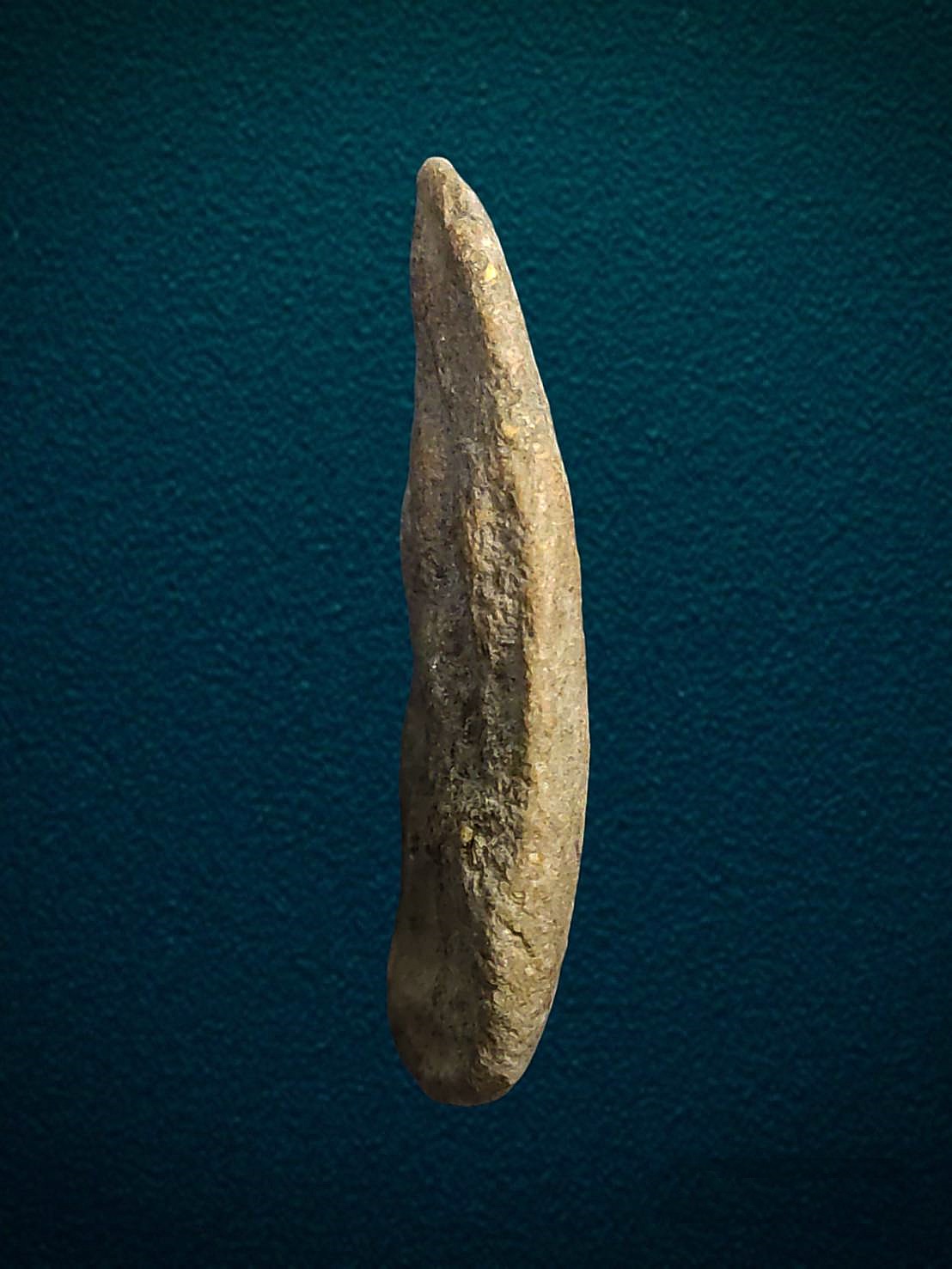 พระขุนแผนแตงกวาผ่าซีก กรุวัดพระรูป จ.สุพรรณบุรี