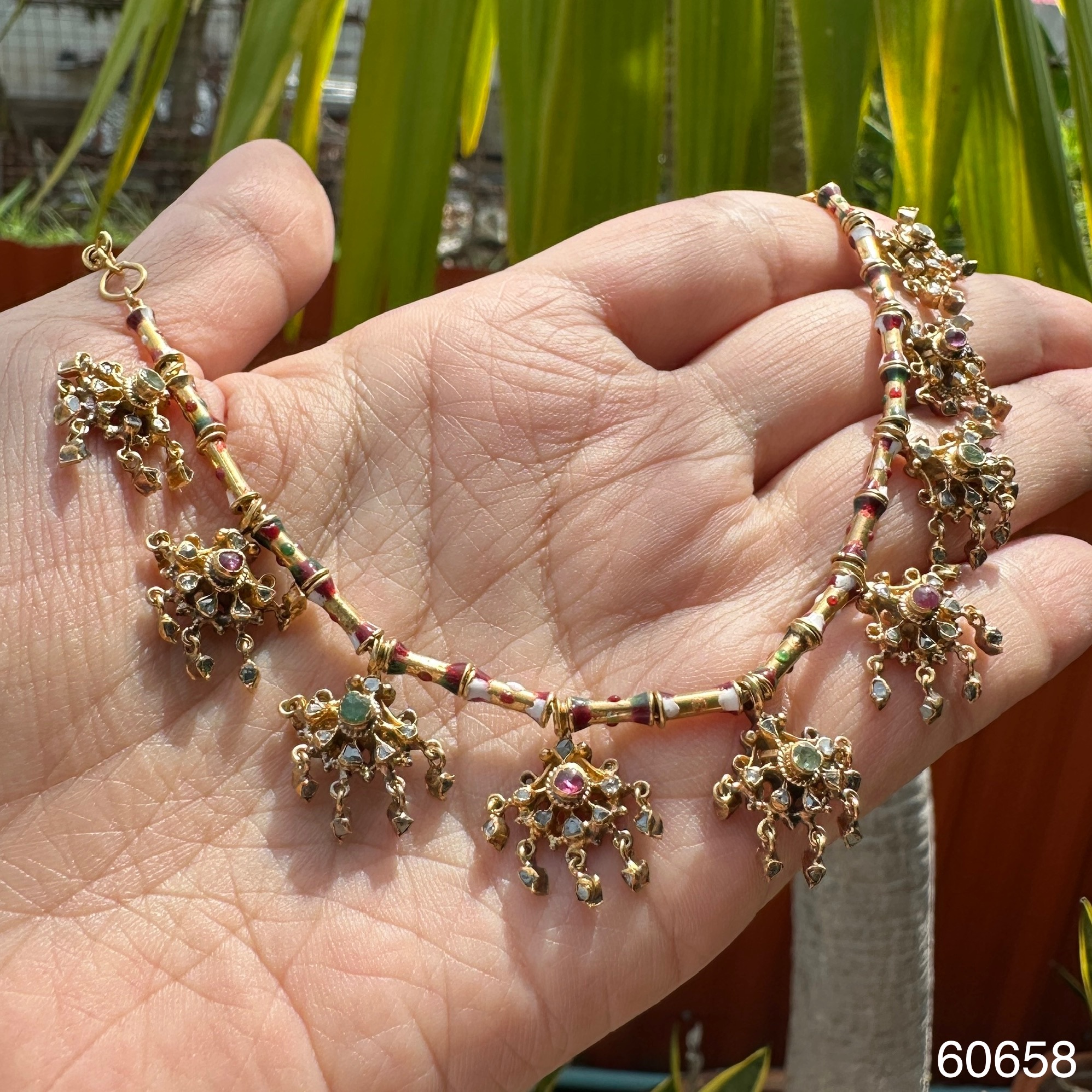 รหัส 60658 สร้อยคอ 3 สี ทับทิม มรกต เพชรซีก ระย้า ตุ้งติ้ง ทองลงยา ทอง90 งานเก่า หลุดจำนำ สวยมาก นน. 32.27 g