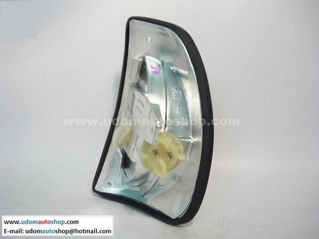 ไฟหรี่มุม BENZ W123 สีขาว