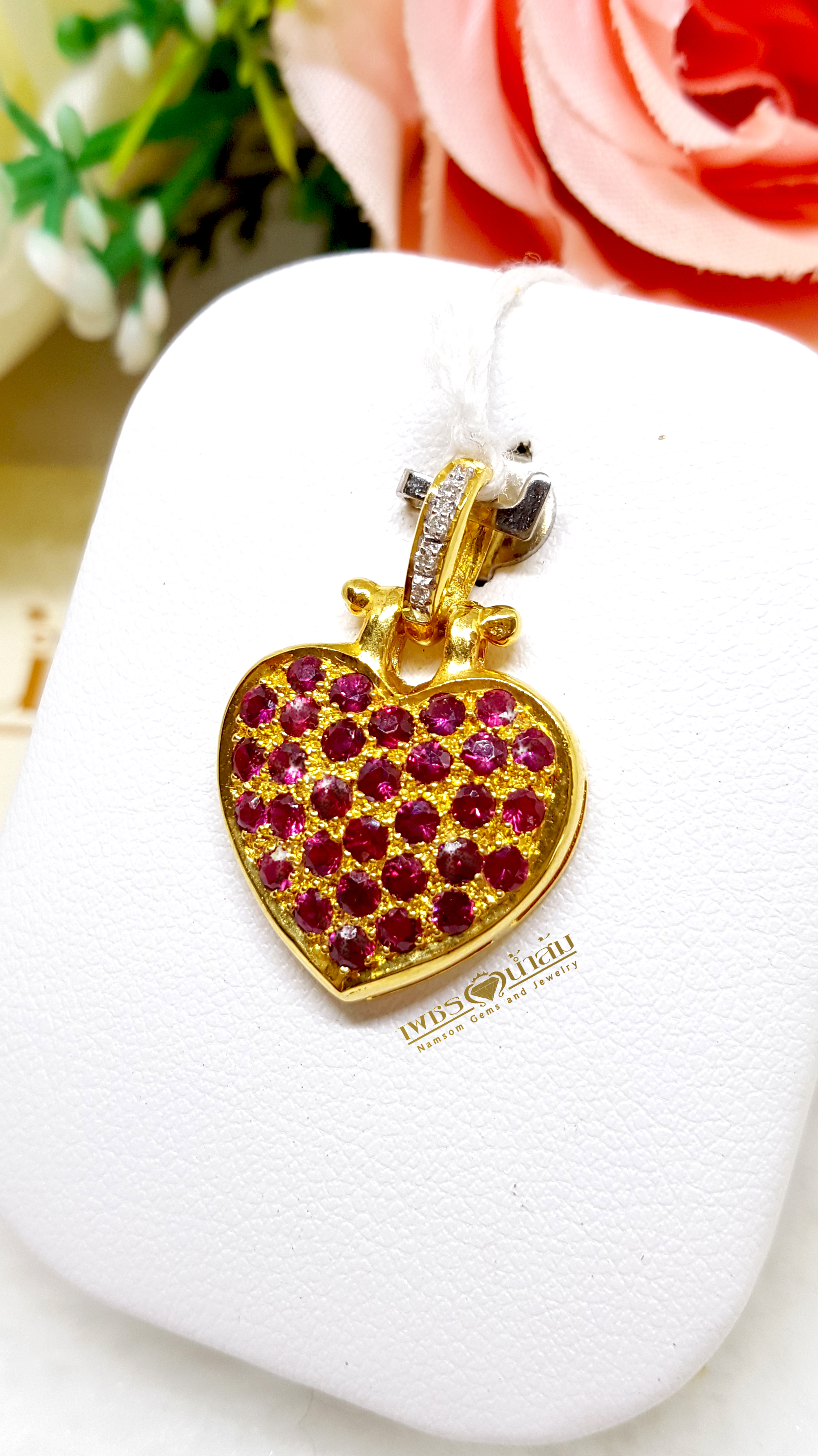 จี้พลอยทับทิม Ruby ทรงหัวใจ สีแดงสด การออกแบบเข้าขั้น งานคลาสสิก อ่อนชัอยยิ่ง