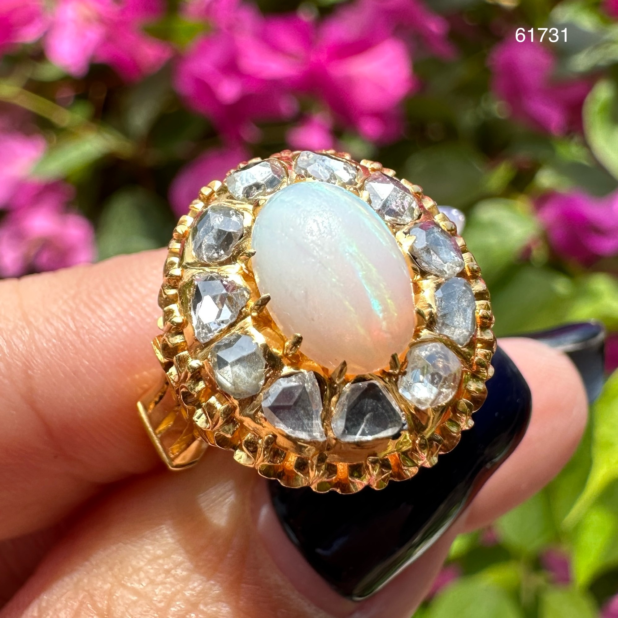 รหัส 61731 แหวน โอปอล ล้อมเพชรซีกลูกโลก เพชรหนา ทอง90 งานสวยมาก นน. 8.05 g