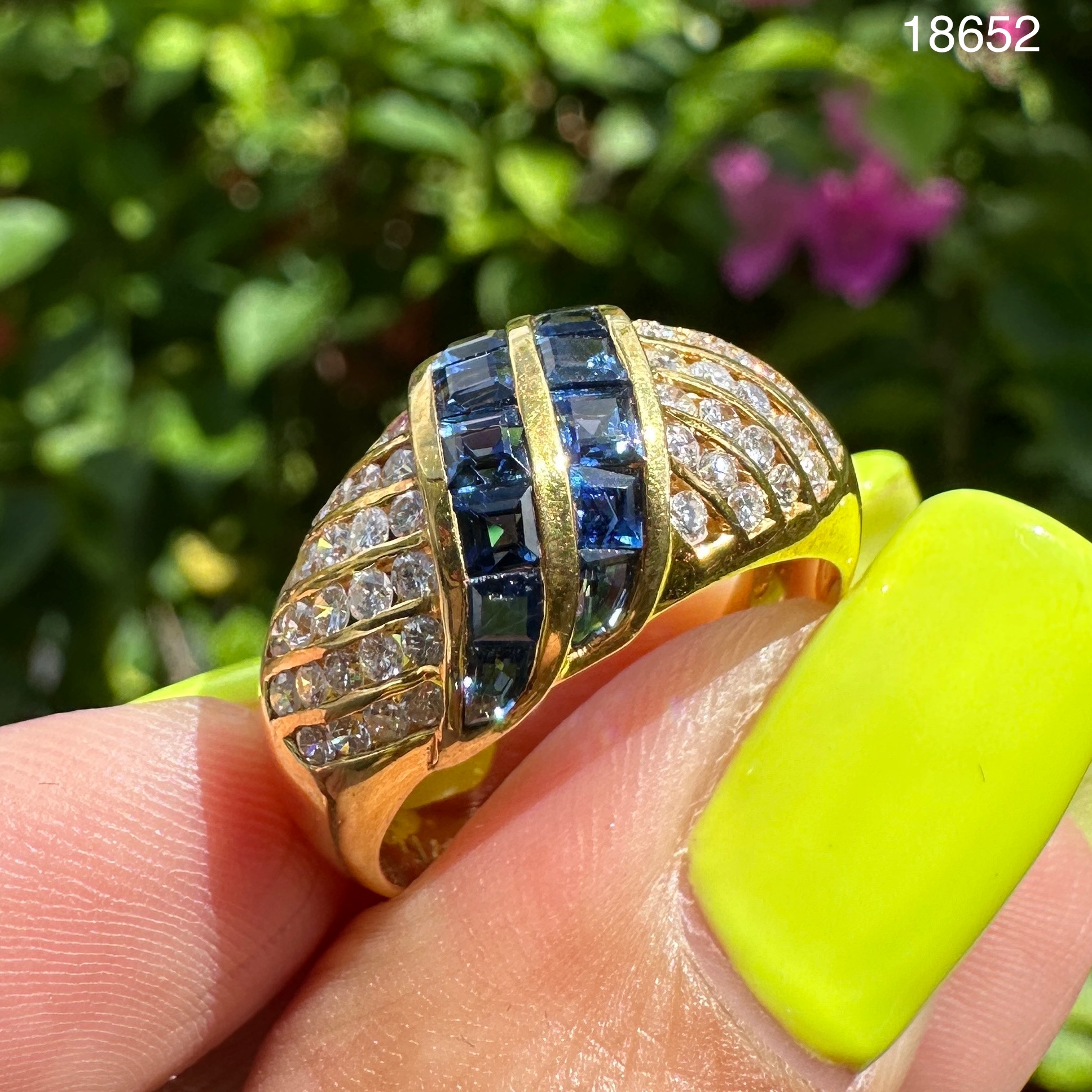 รหัส 18652 แหวน ไพลิน ฝังเพชร 54 เม็ด 0.80 กะรัต ทอง18K งานสวยมาก นน. 6.04 g