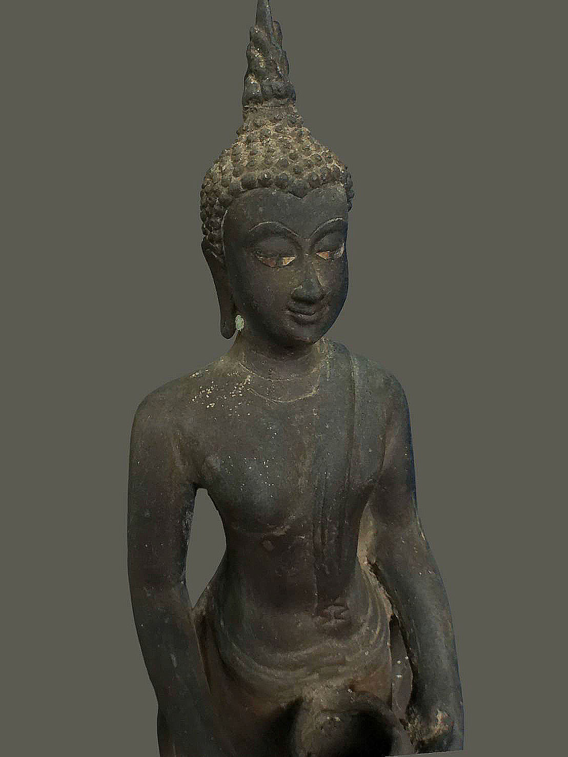 พระบูชาปางอุ้มบาตร ( พระประจำวันพุธ ) เนื้อทองเหลือง หล่อหนา มีน้ำหนัก ขนาดสูง 14 นิ้ว