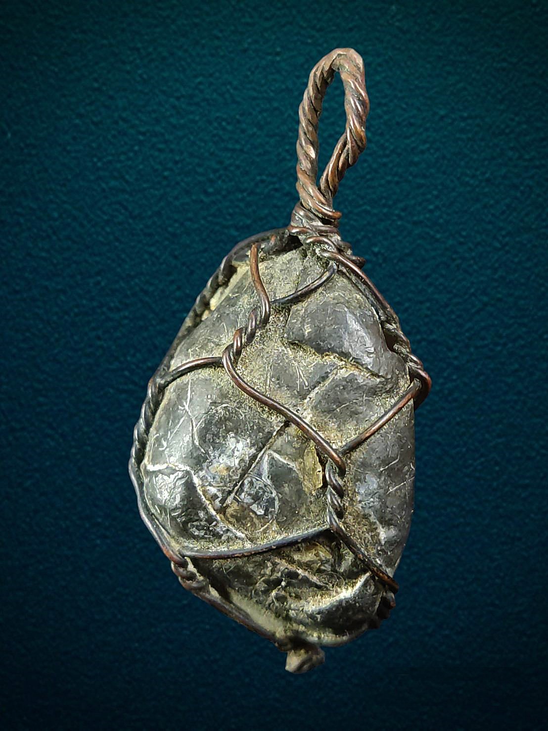 เบี้ยแก้เนื้อตะกั่วอาจารย์ป่อง น่วมมานา บ้านมีดี ลงจารอักขระเข็มขลังมีพลัง