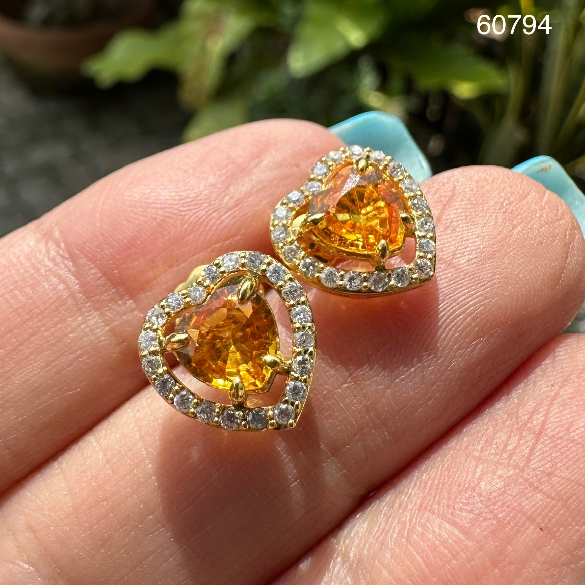 รหัส 60794 ต่างหู บุษราคัม ล้อมเพชร 40 เม็ด 0.30 กะรัต ทอง18K งานสวยมาก นน. 3.16 g