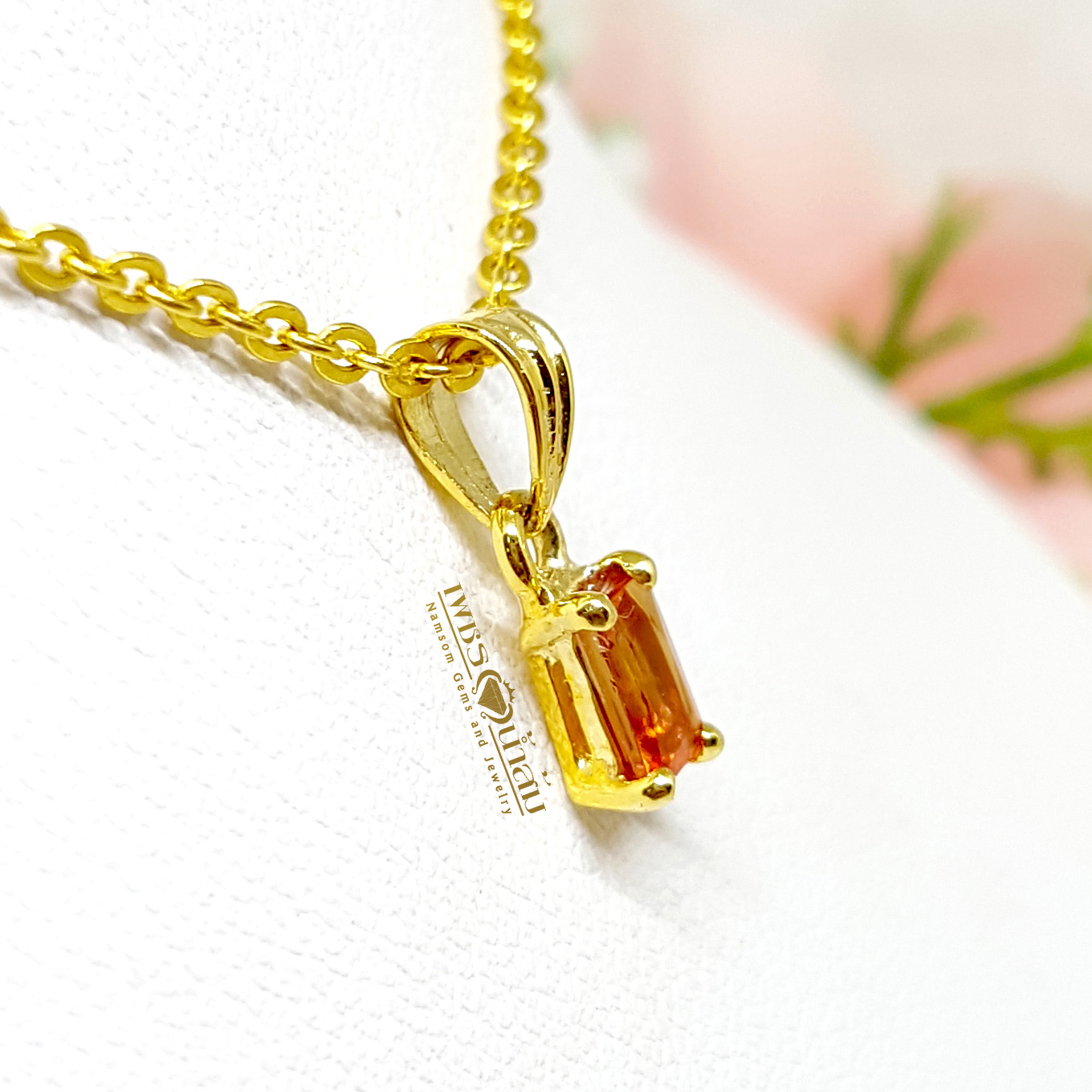 จี้บุษราคัม Yellow Sapphire เจียรเหลียมพรินเซสส์ ชิ้นเล็กน่ารัก สวมใส่ได้ทุกวัน