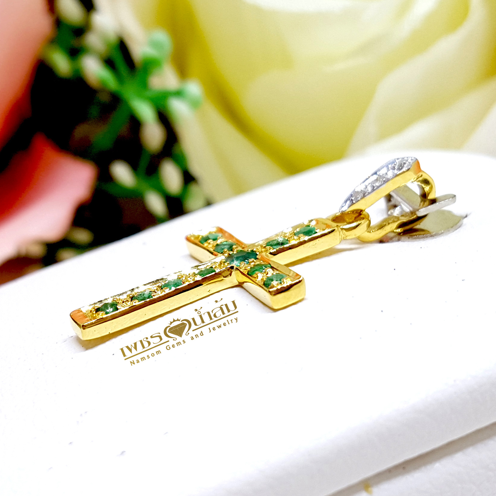 จี้กางเขนพระคริสมรกต เล่นลูกเล่นด้วยมรกต Emerald สีสวยหายาก น้ำงาม