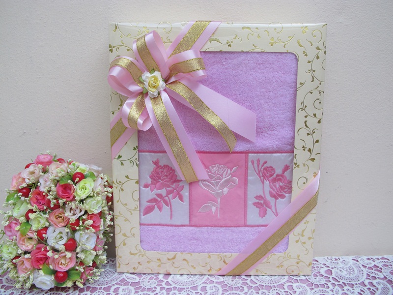 ผ้าขนหนูเช็คตัวเนื้อหนา 27x54 นิ้ว ปักลายป้ายชื่อ แพ็คกล่องเนื้อมุกผูกโบว์