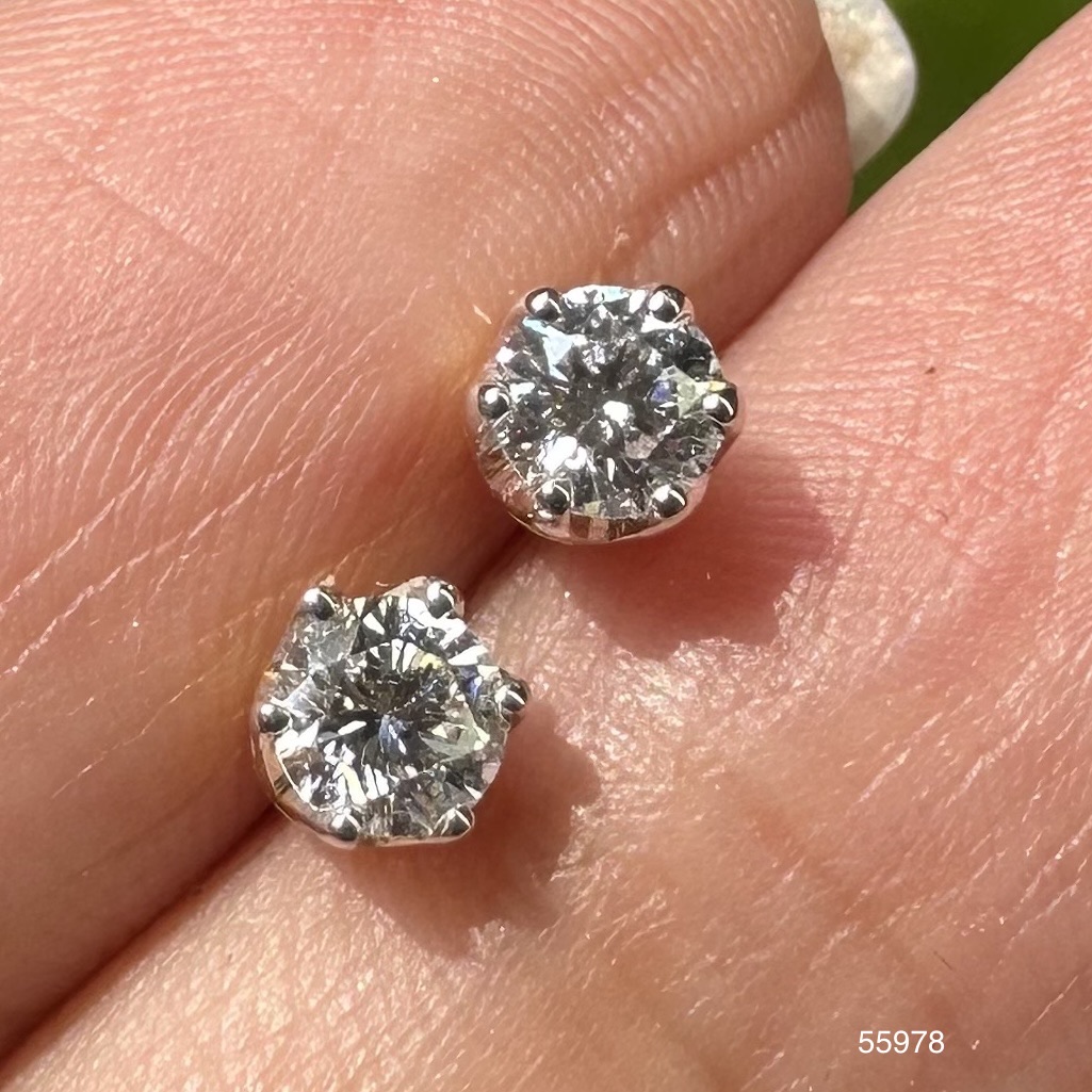 รหัส 55978 ต่างหู เพชรเดี่ยว เพชร 2 /0.40 กะรัต ทอง90 งานสวยมาก นน. 2.12 g