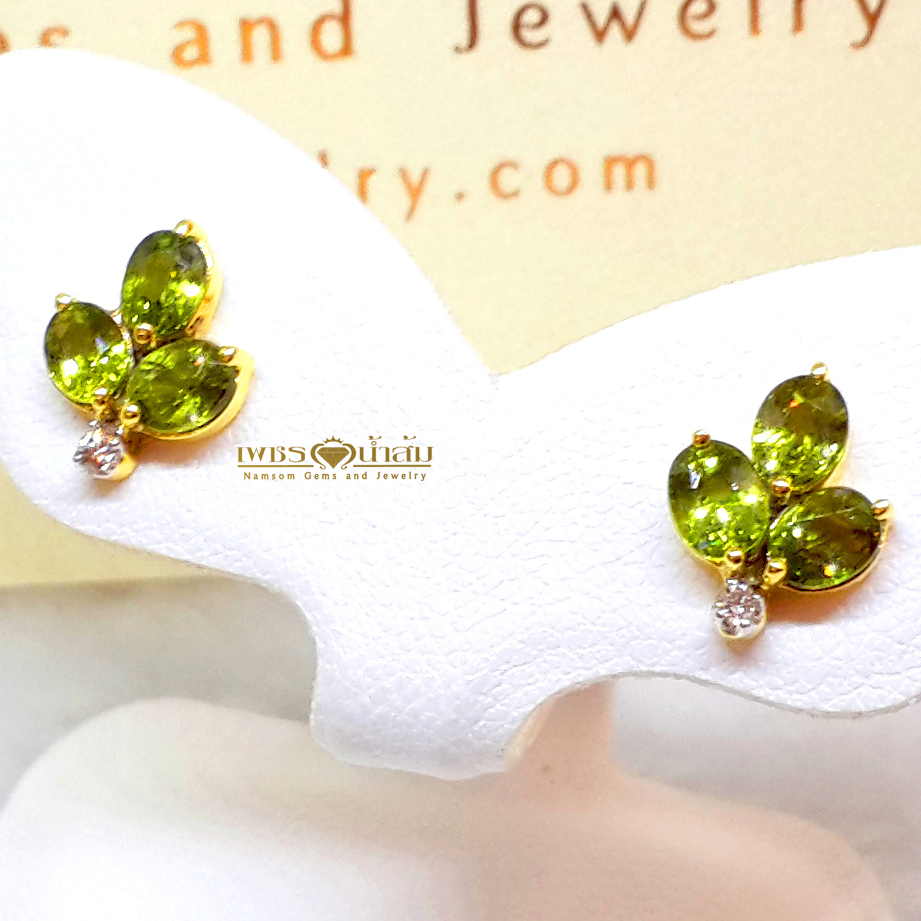 ต่างหูพลอยเขียวส่อง Green Sapphire ทรงใบไม้ ประดับด้วยเพชรแท้