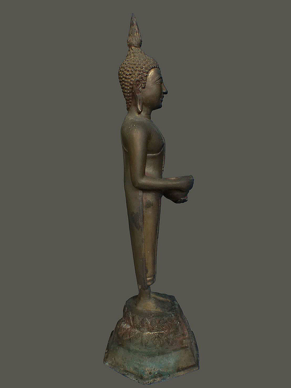 พระบูชาปางอุ้มบาตร ( พระประจำวันพุธ ) เนื้อทองเหลือง หล่อหนา มีน้ำหนัก ขนาดสูง 15 นิ้ว